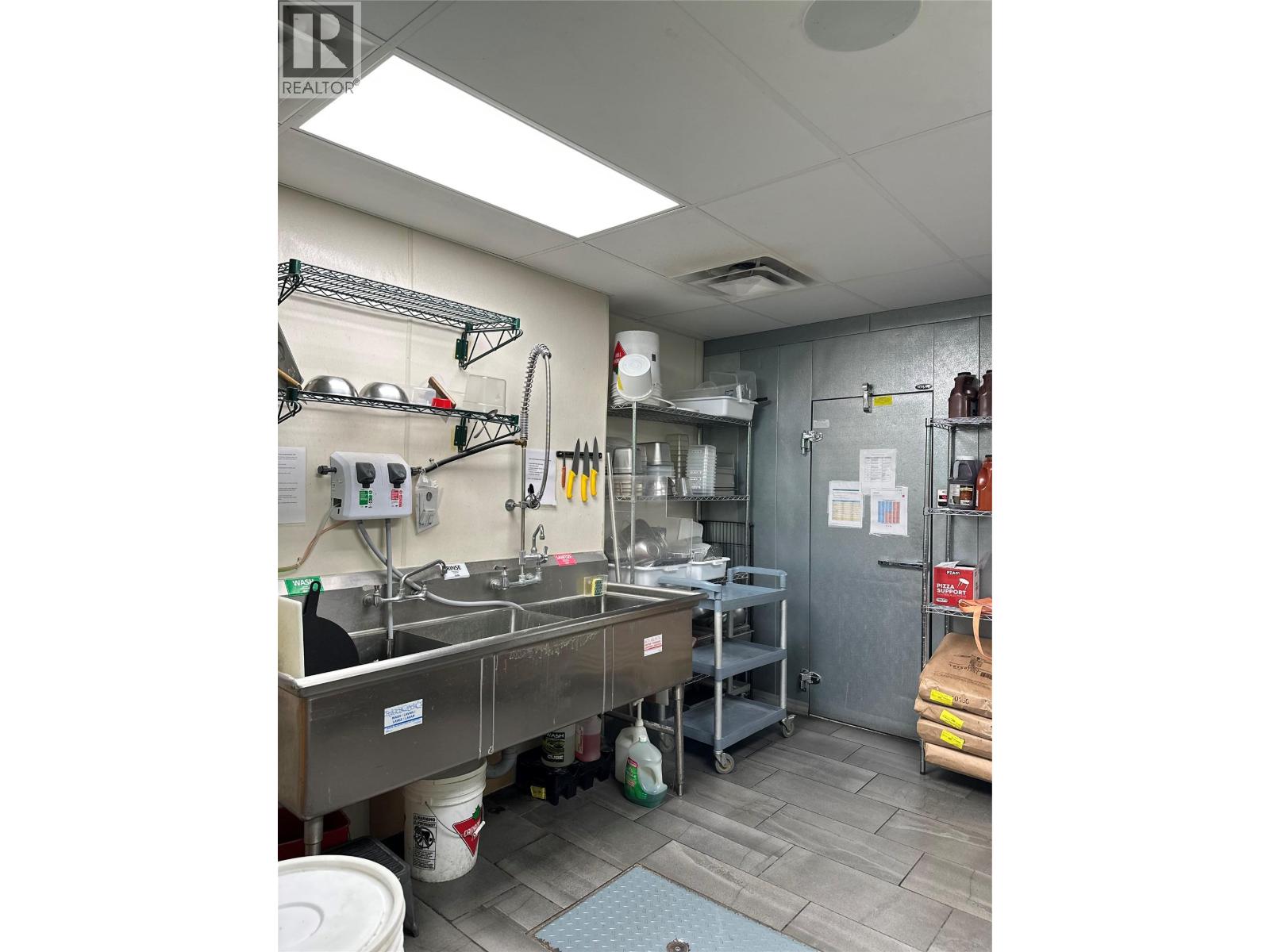 1664 Richter Street Property Photo 2