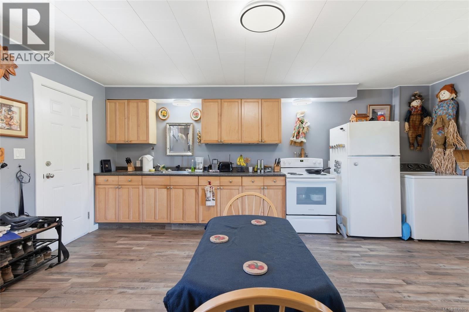 5148 Mary St Property Photo 12