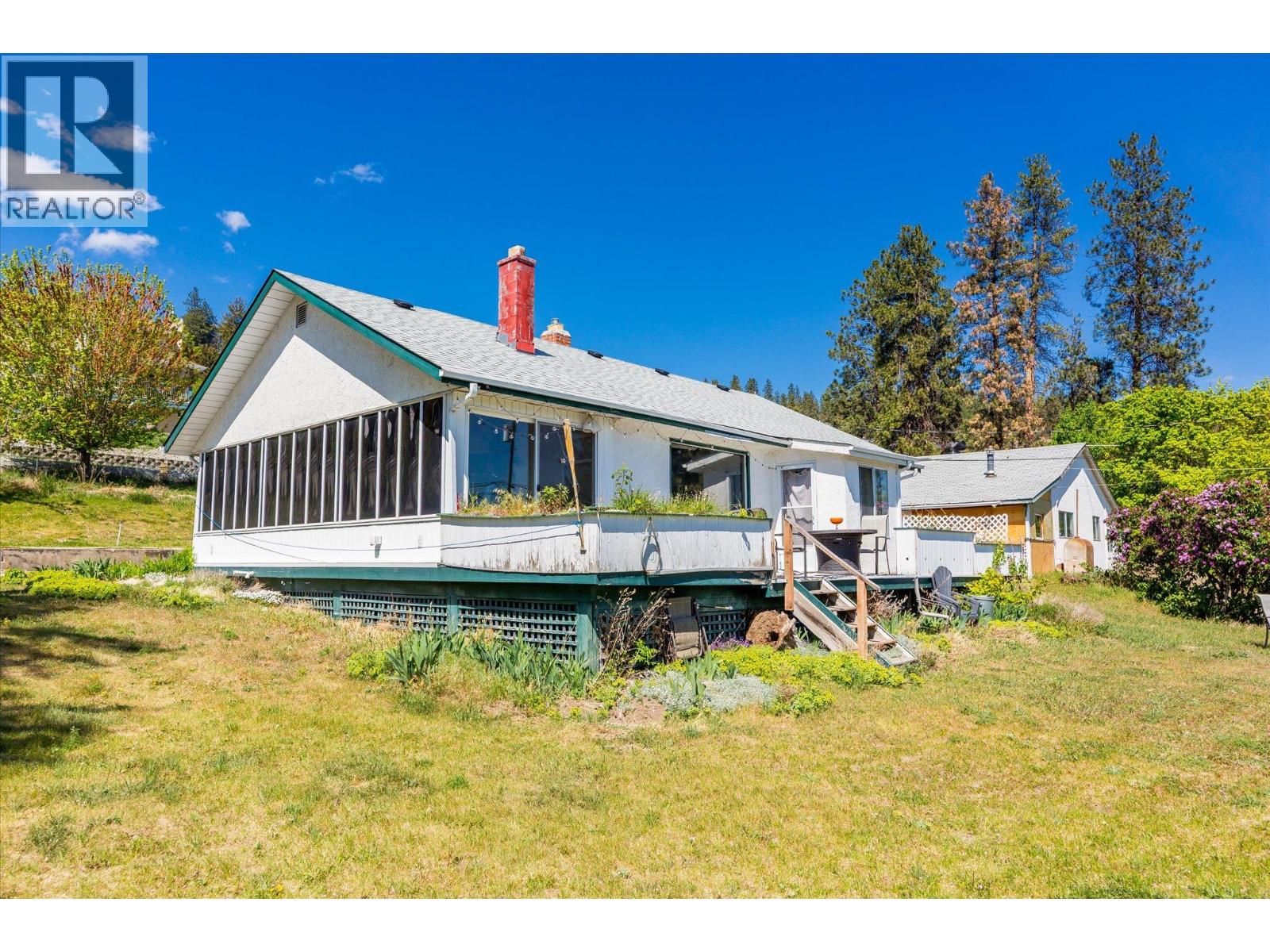 6488 Renfrew Road Property Photo 1