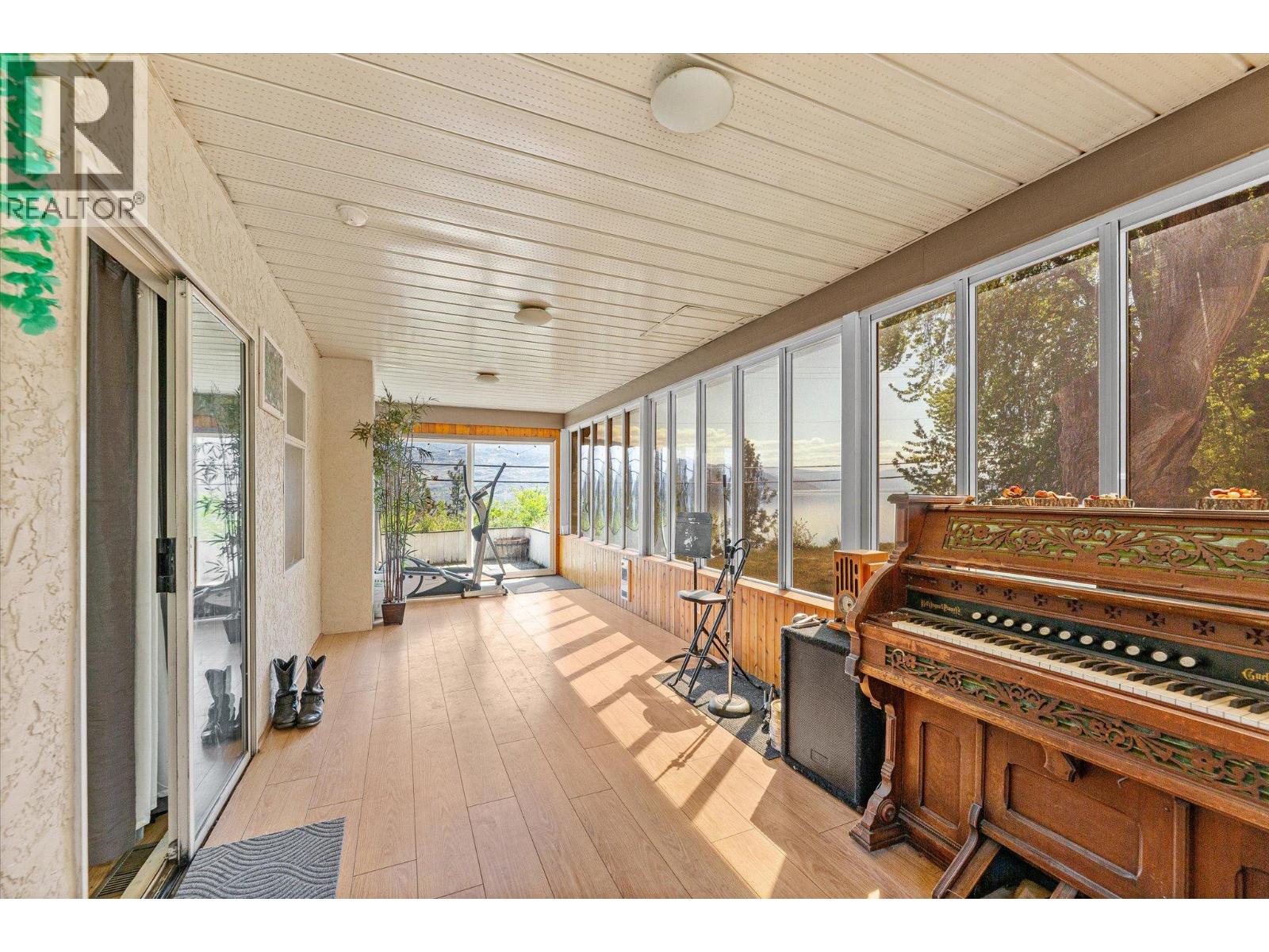 6488 Renfrew Road Property Photo 4