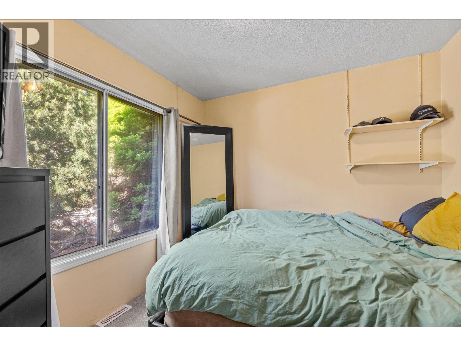 6488 Renfrew Road Property Photo 13