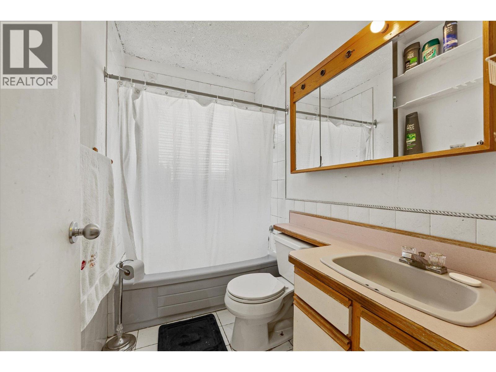 6488 Renfrew Road Property Photo 14