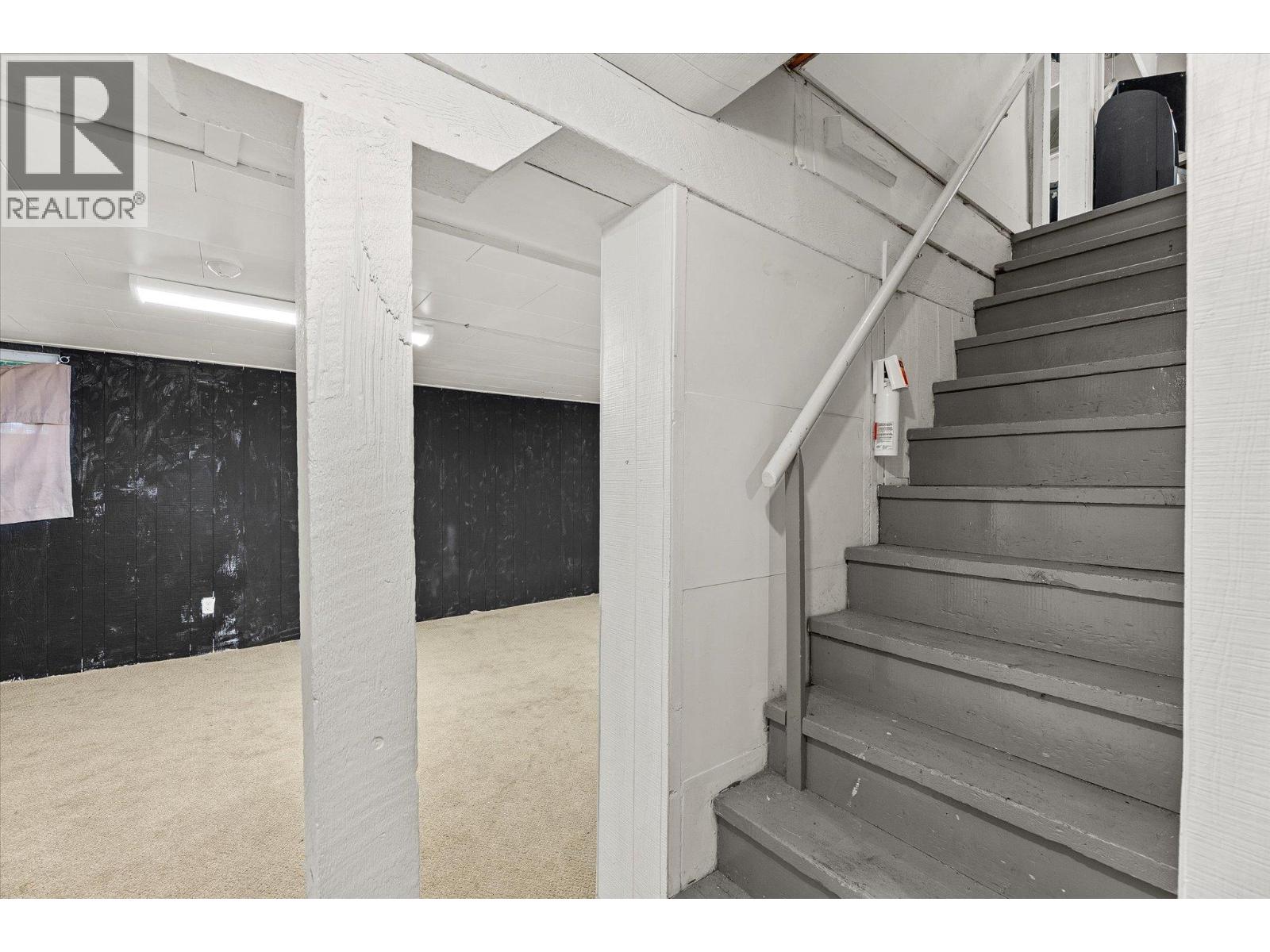 6488 Renfrew Road Property Photo 16