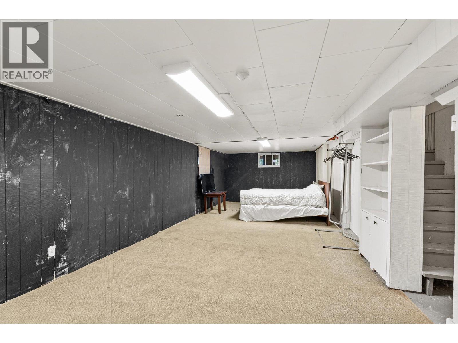 6488 Renfrew Road Property Photo 17