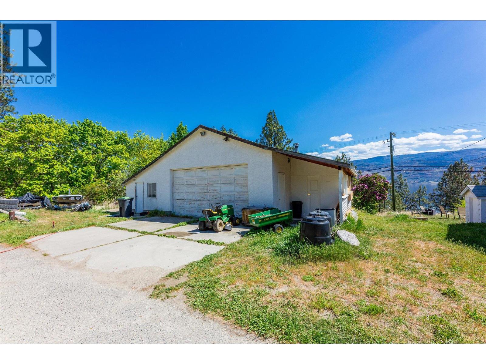 6488 Renfrew Road Property Photo 21