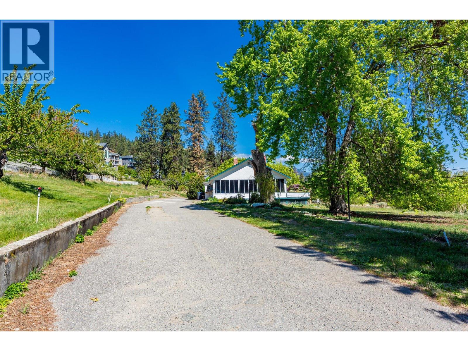 6488 Renfrew Road Property Photo 24
