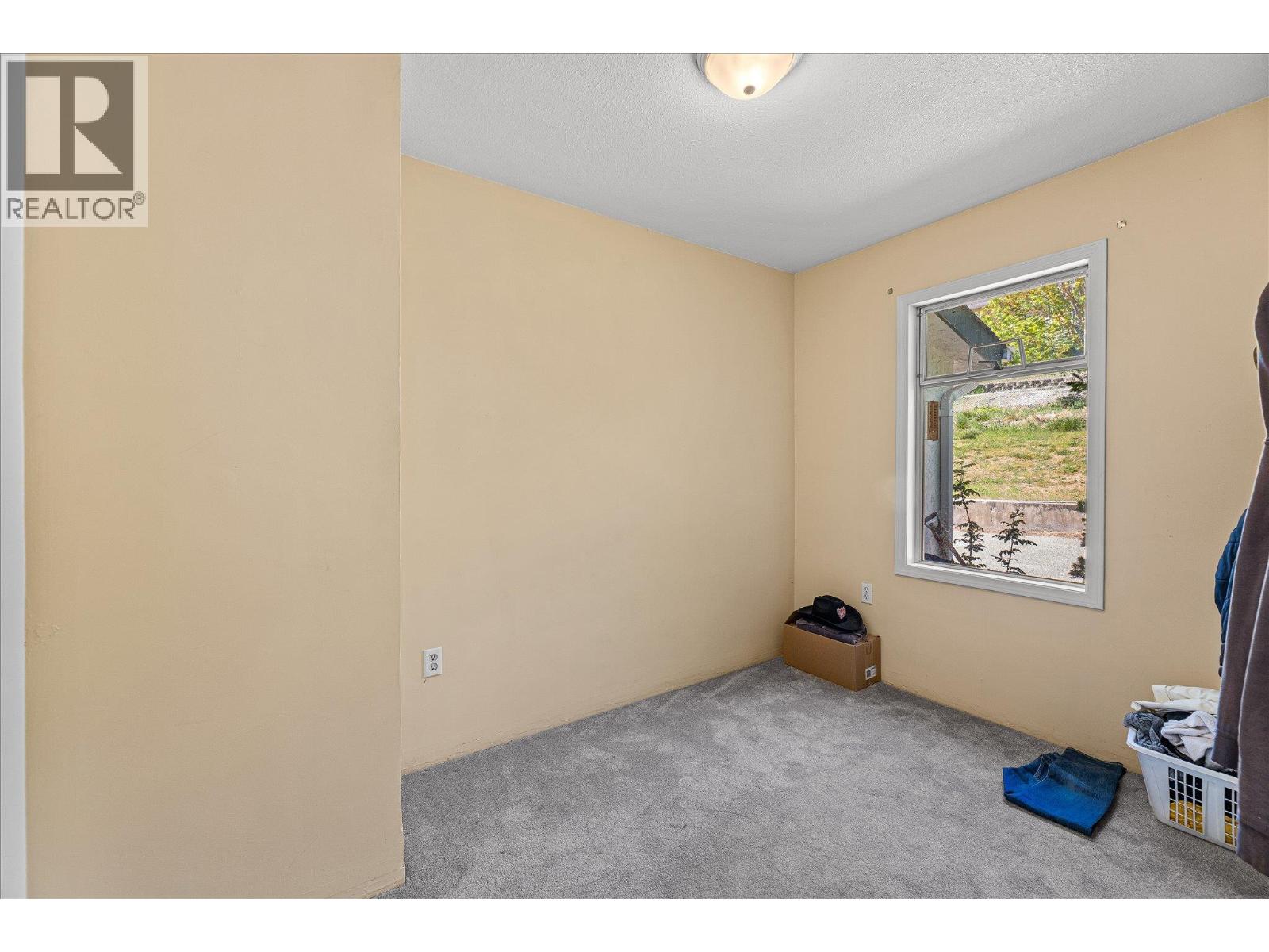 6488 Renfrew Road Property Photo 21
