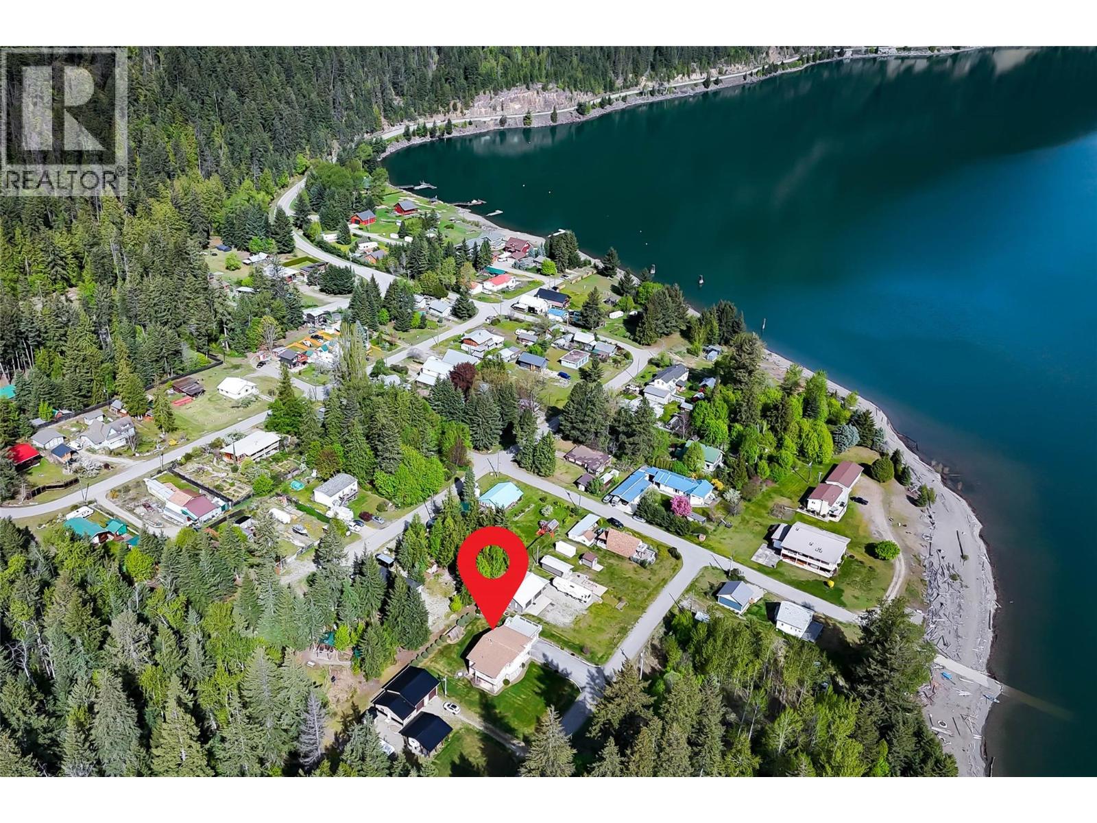 309 Kootenay Street Property Photo 3