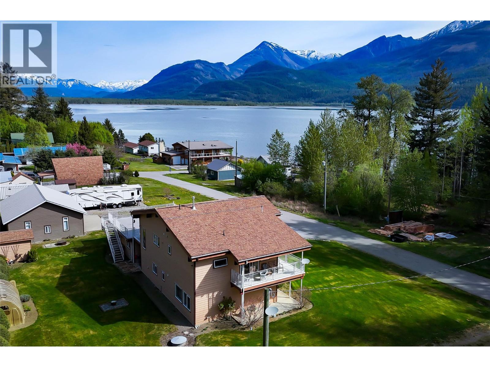 309 Kootenay Street Property Photo 4