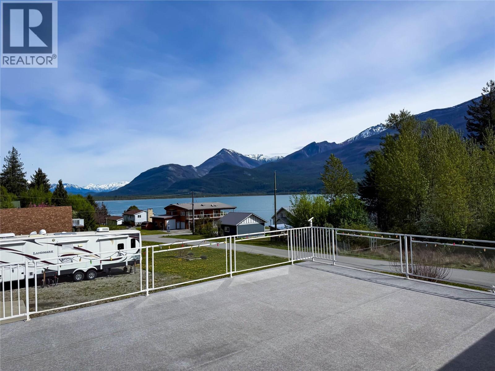 309 Kootenay Street Property Photo 5