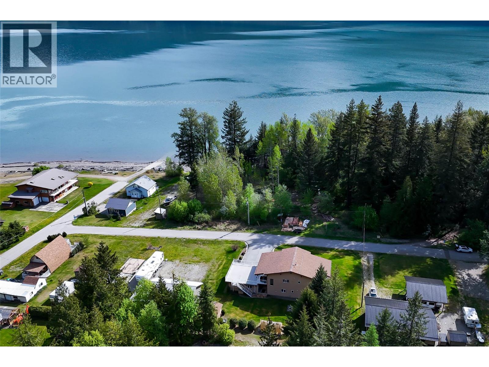 309 Kootenay Street Property Photo 6