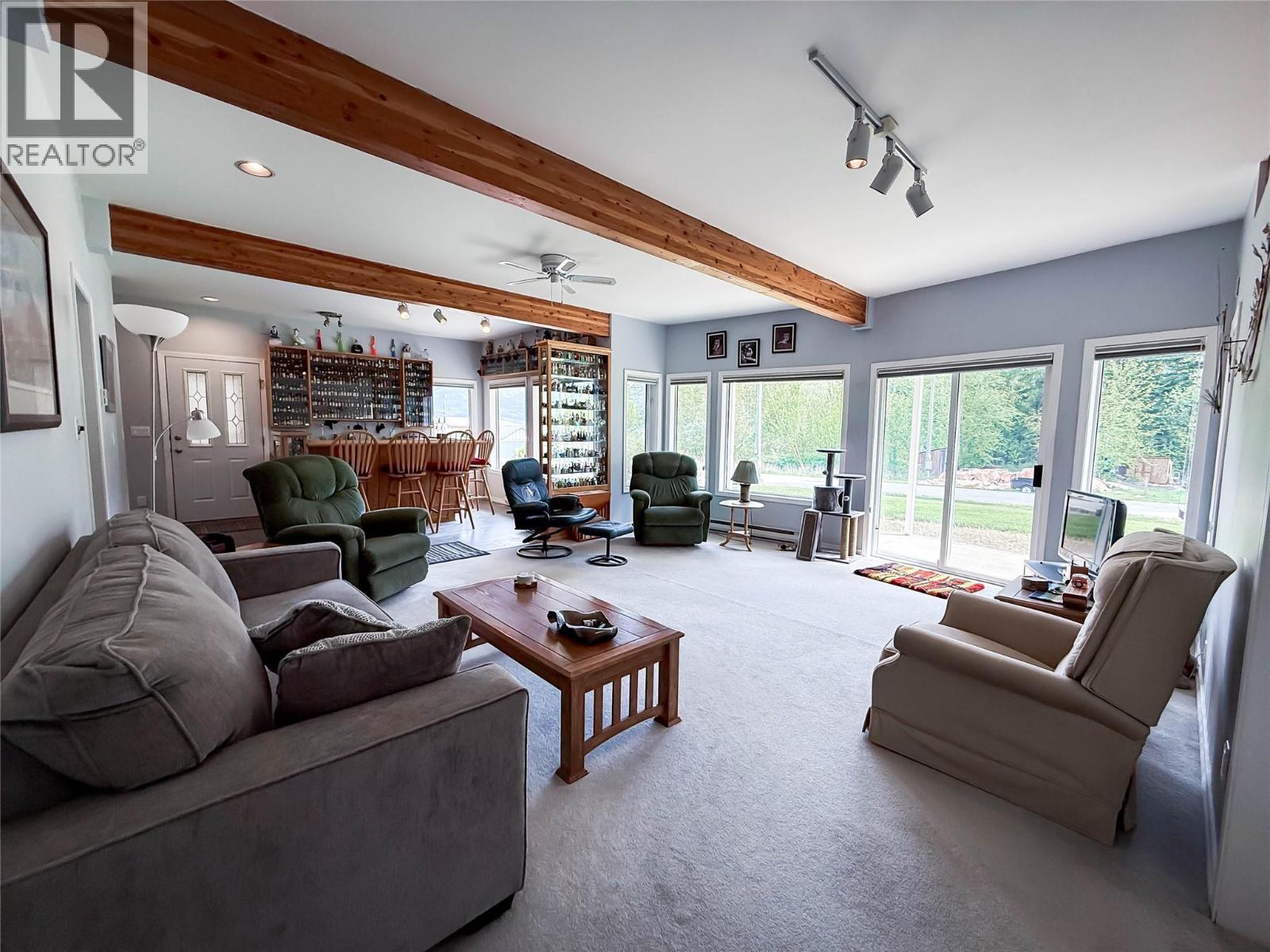 309 Kootenay Street Property Photo 12