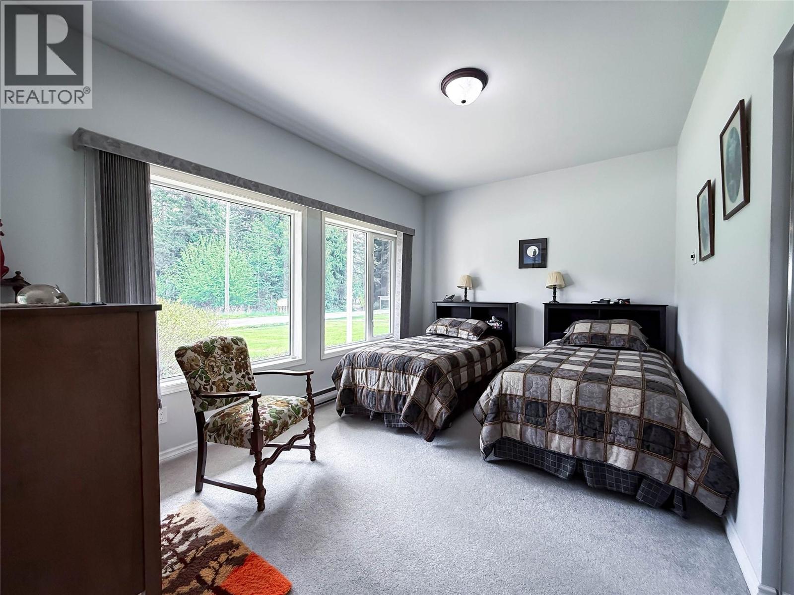 309 Kootenay Street Property Photo 14