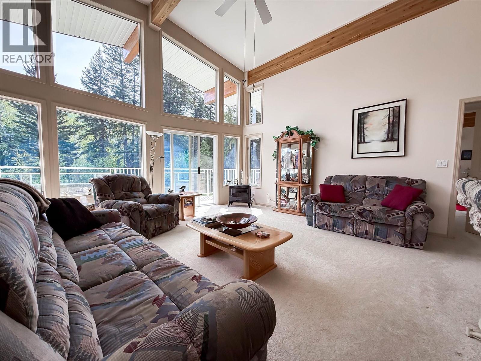 309 Kootenay Street Property Photo 28