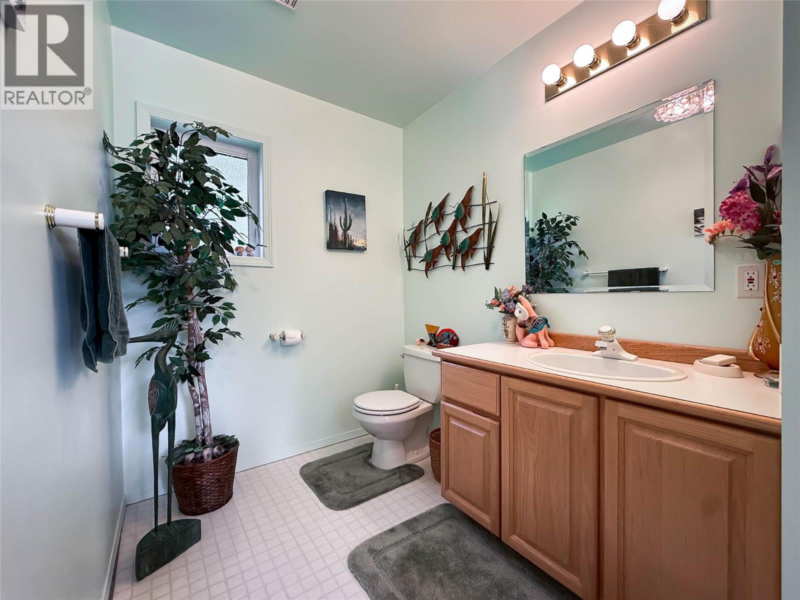 309 Kootenay Street Property Photo 33