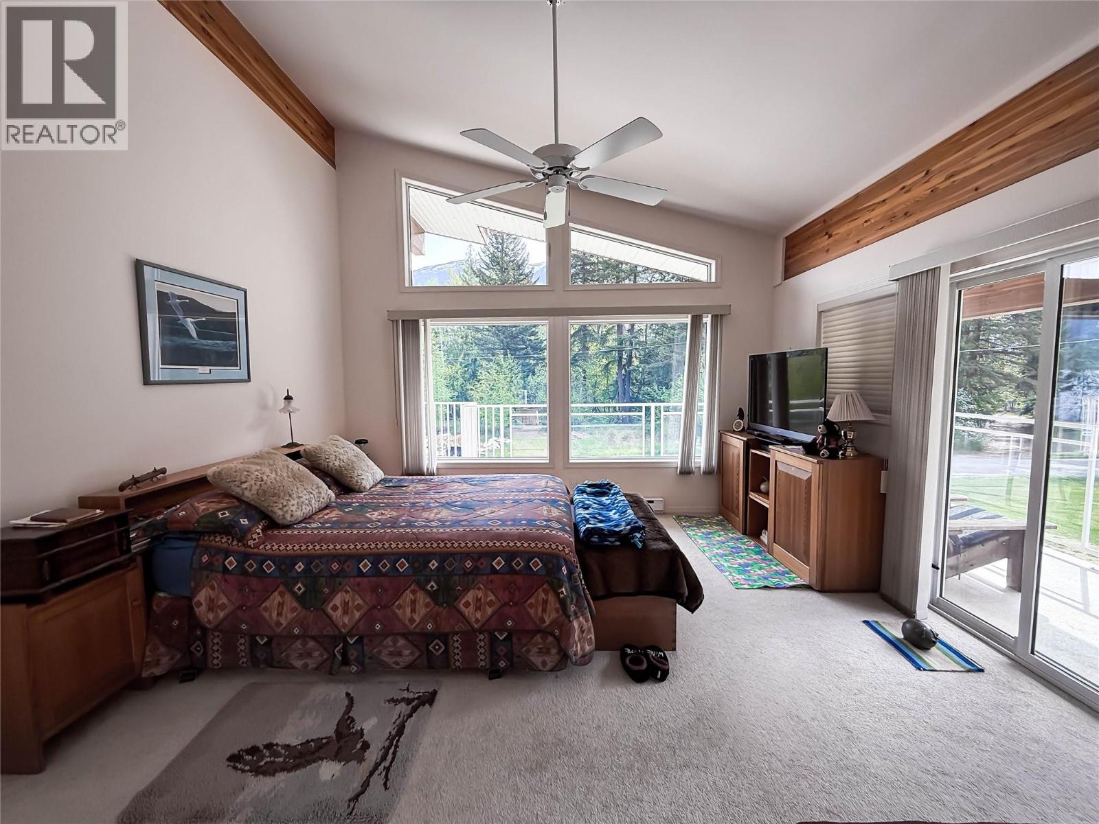 309 Kootenay Street Property Photo 34
