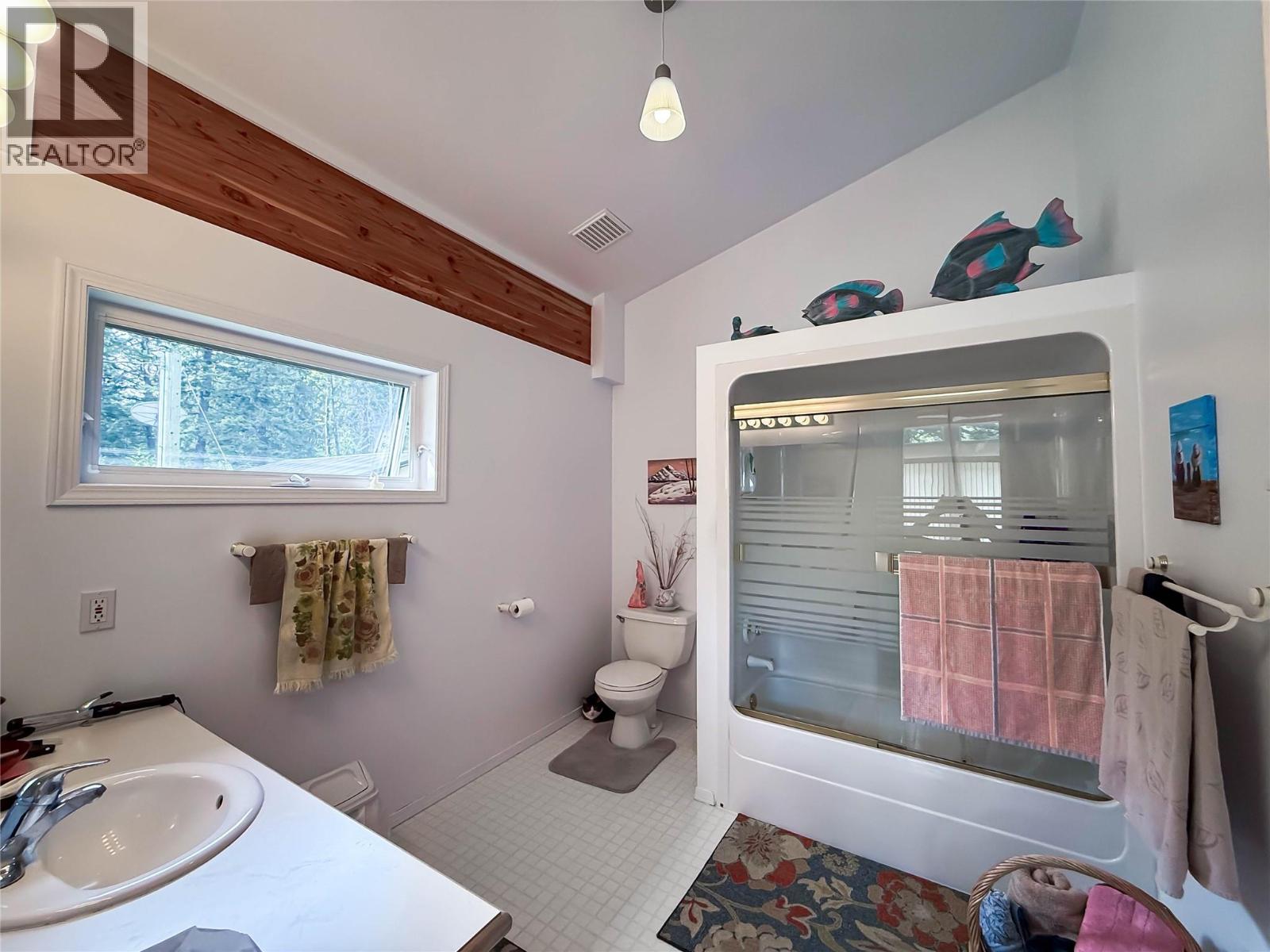309 Kootenay Street Property Photo 36