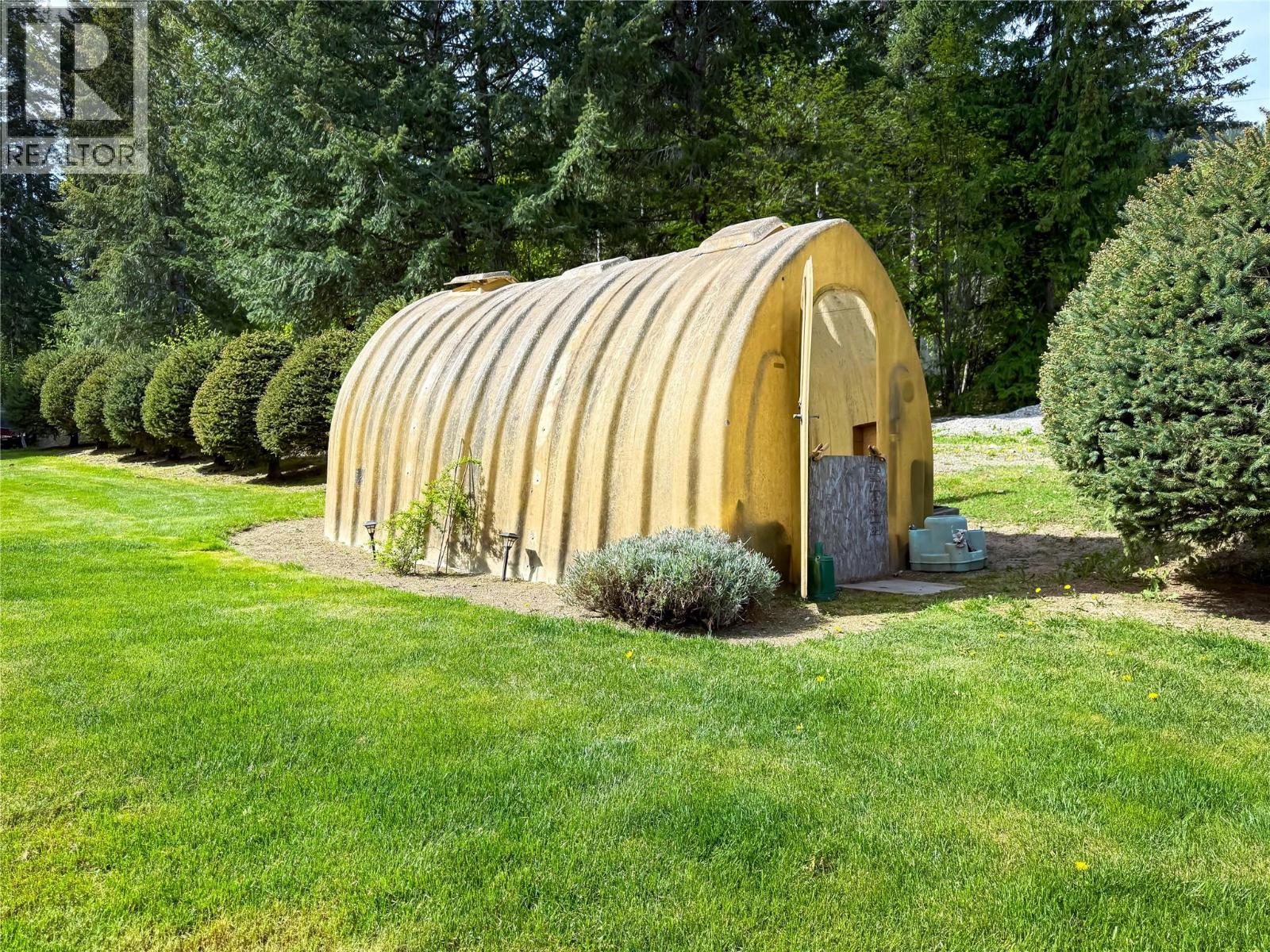 309 Kootenay Street Property Photo 44