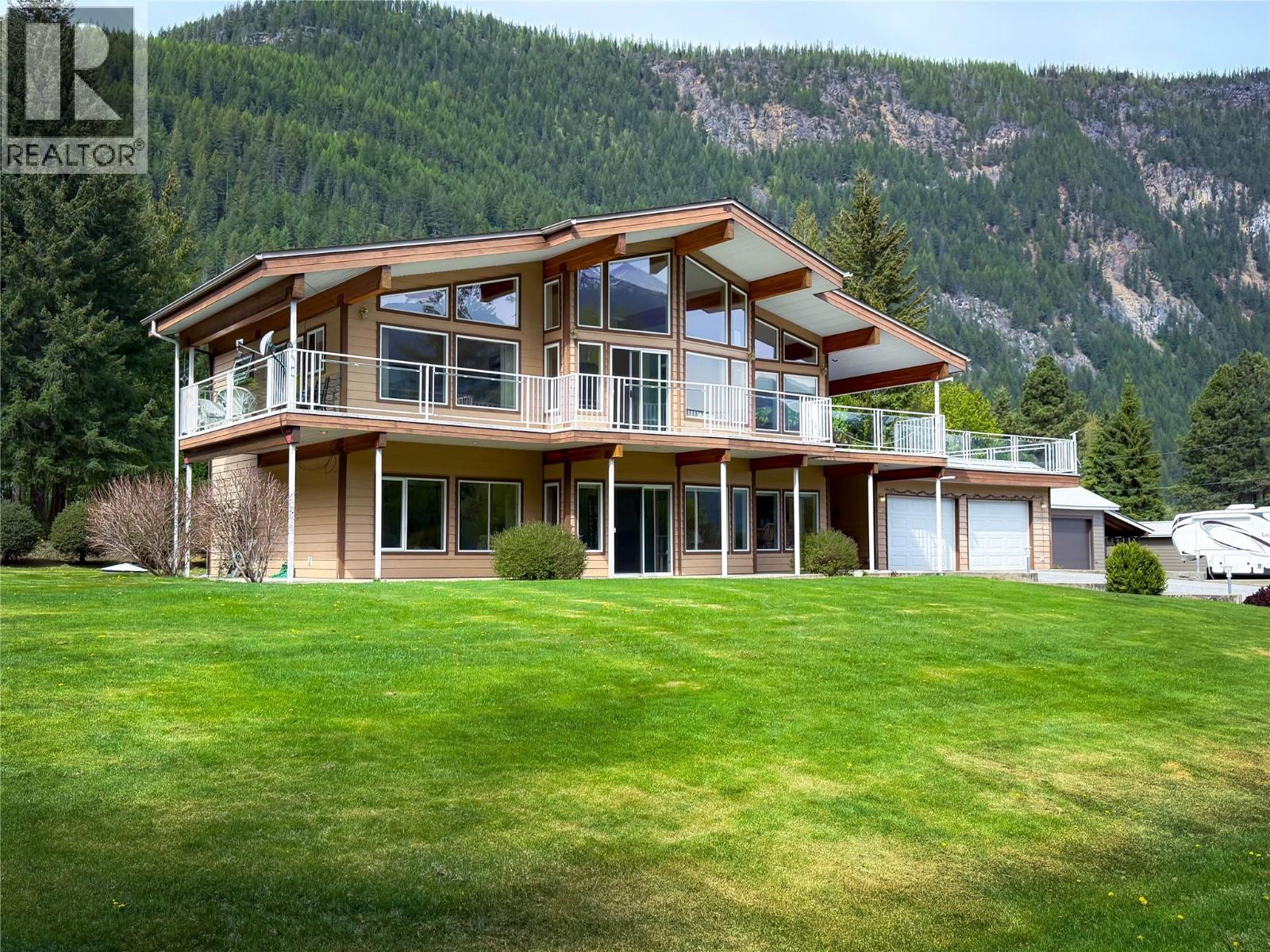 309 Kootenay Street Property Photo 48