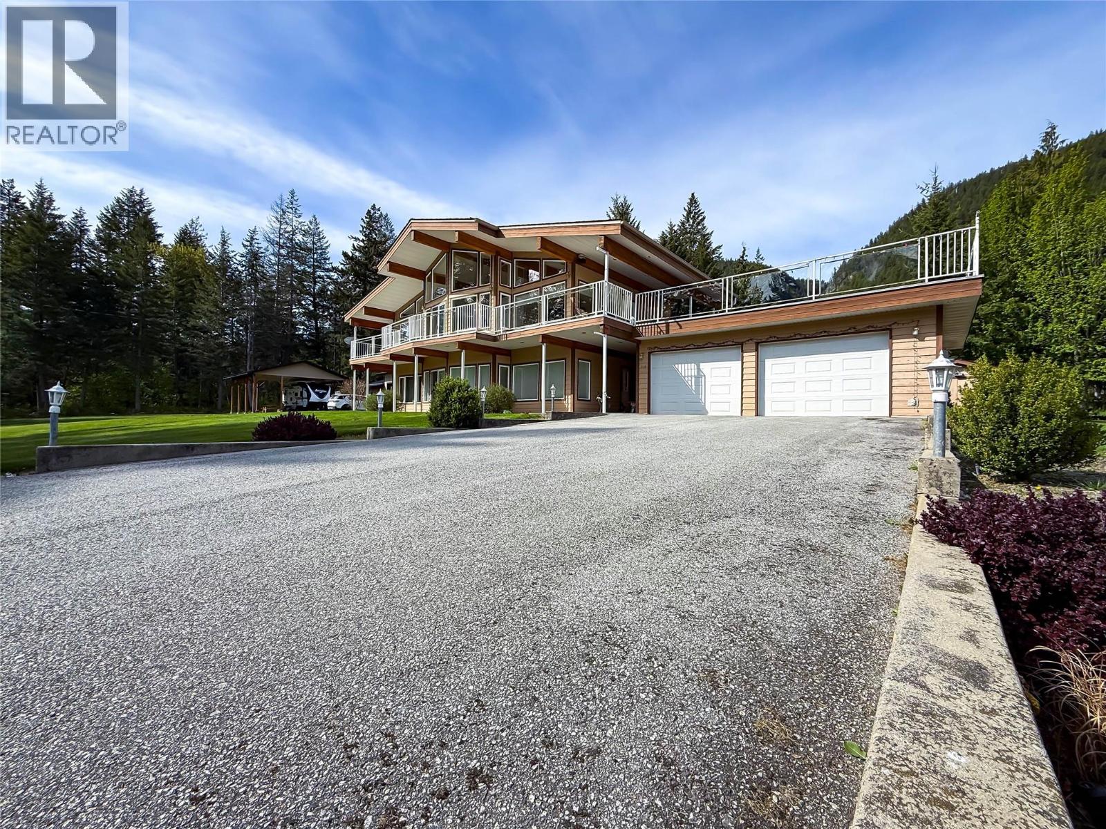 309 Kootenay Street Property Photo 49