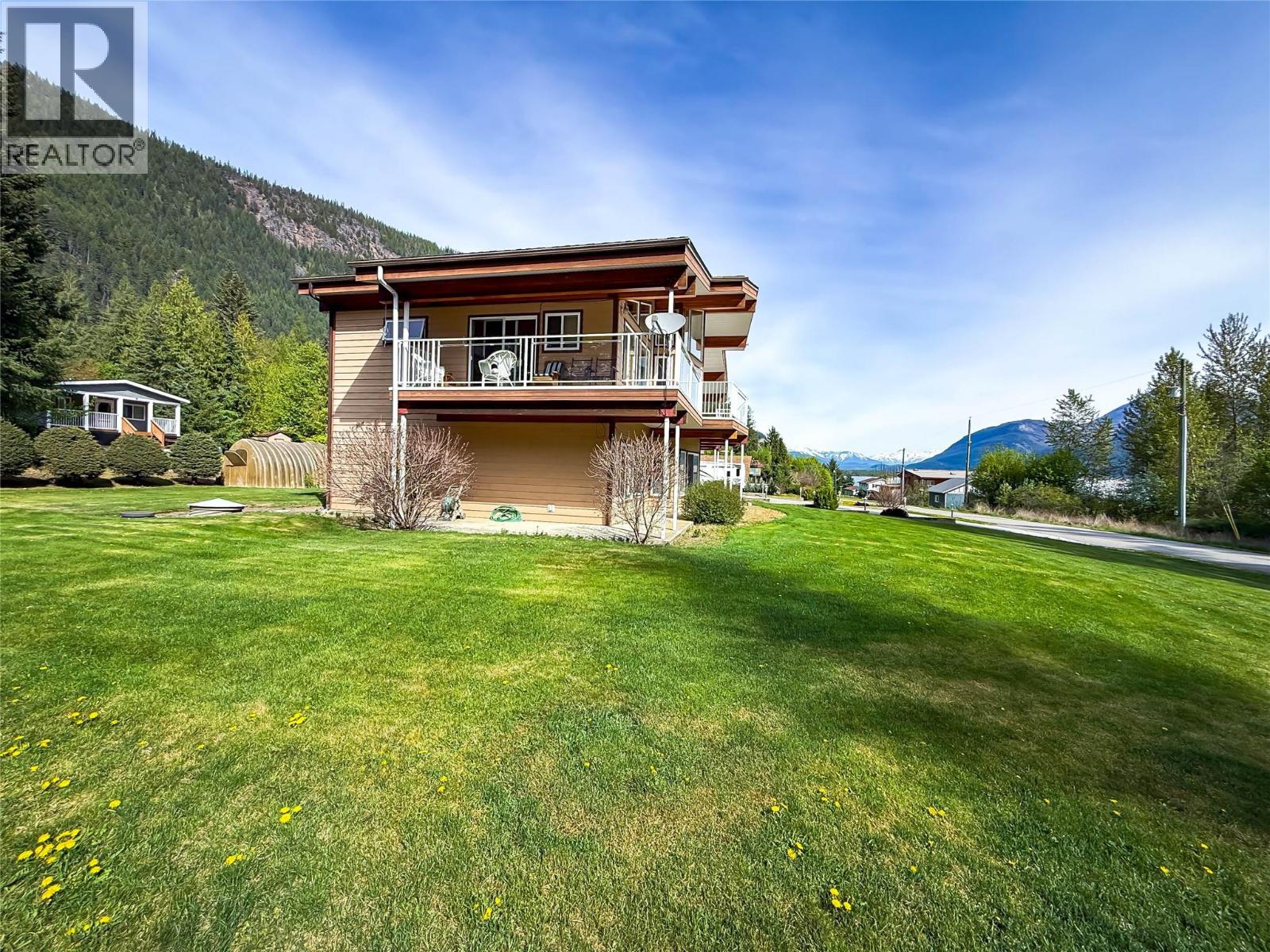 309 Kootenay Street Property Photo 53