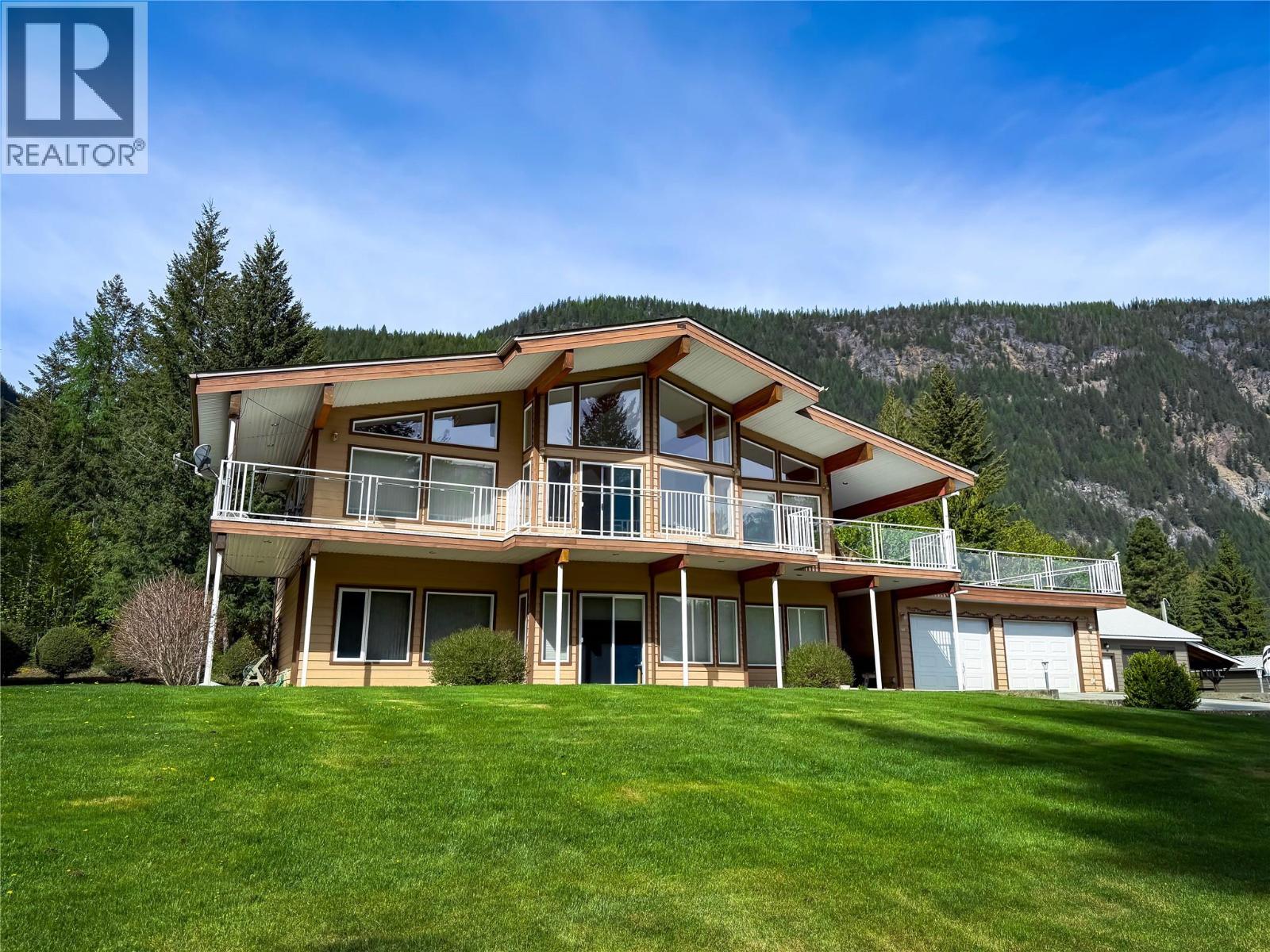 309 Kootenay Street Property Photo 62