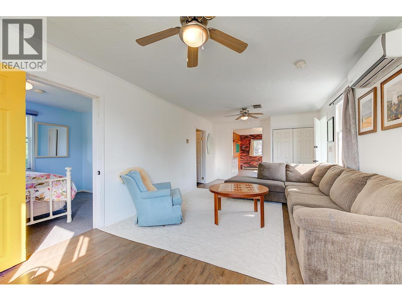1060 Tataryn Road Property Photo 11