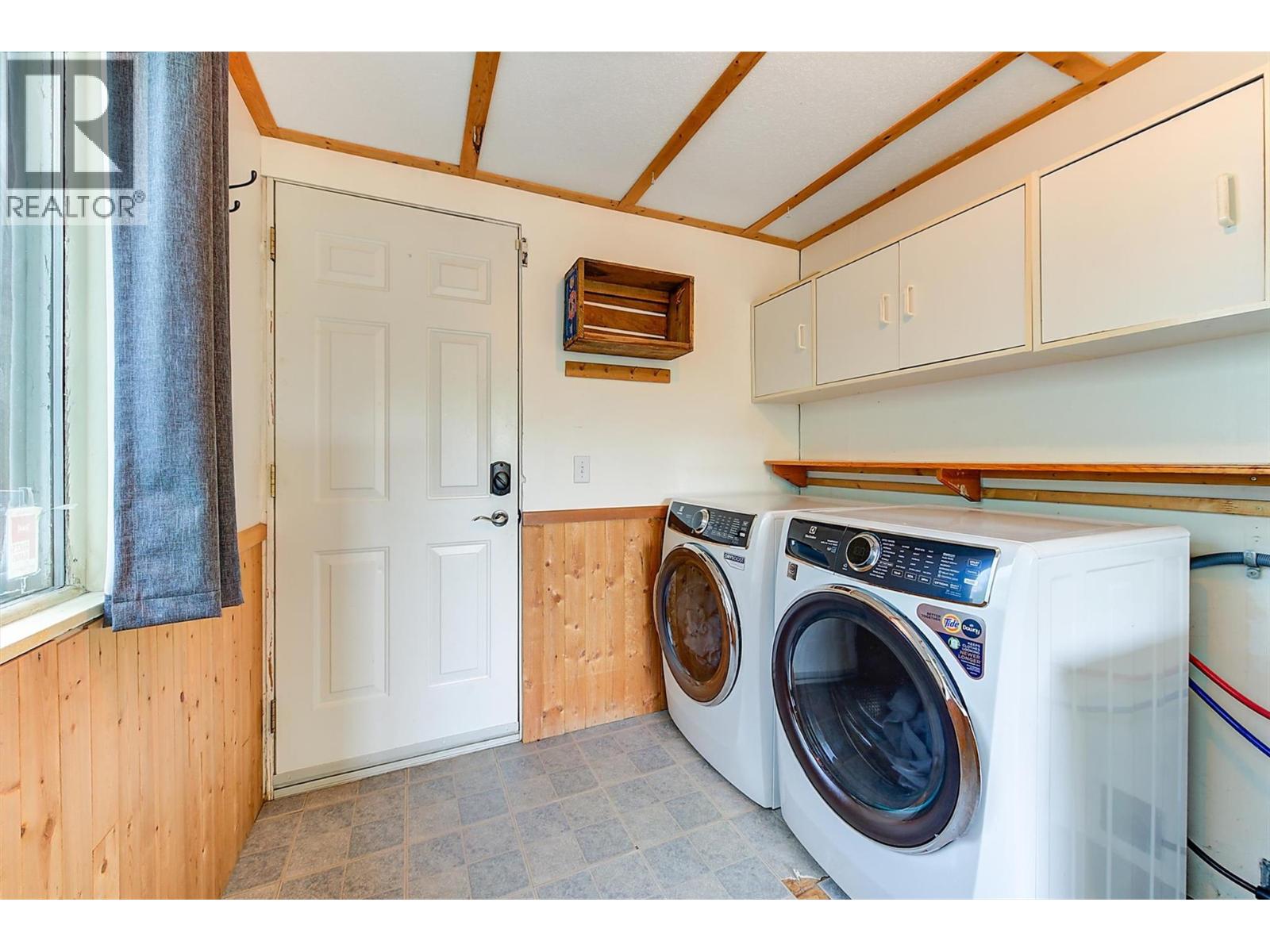 1060 Tataryn Road Property Photo 20