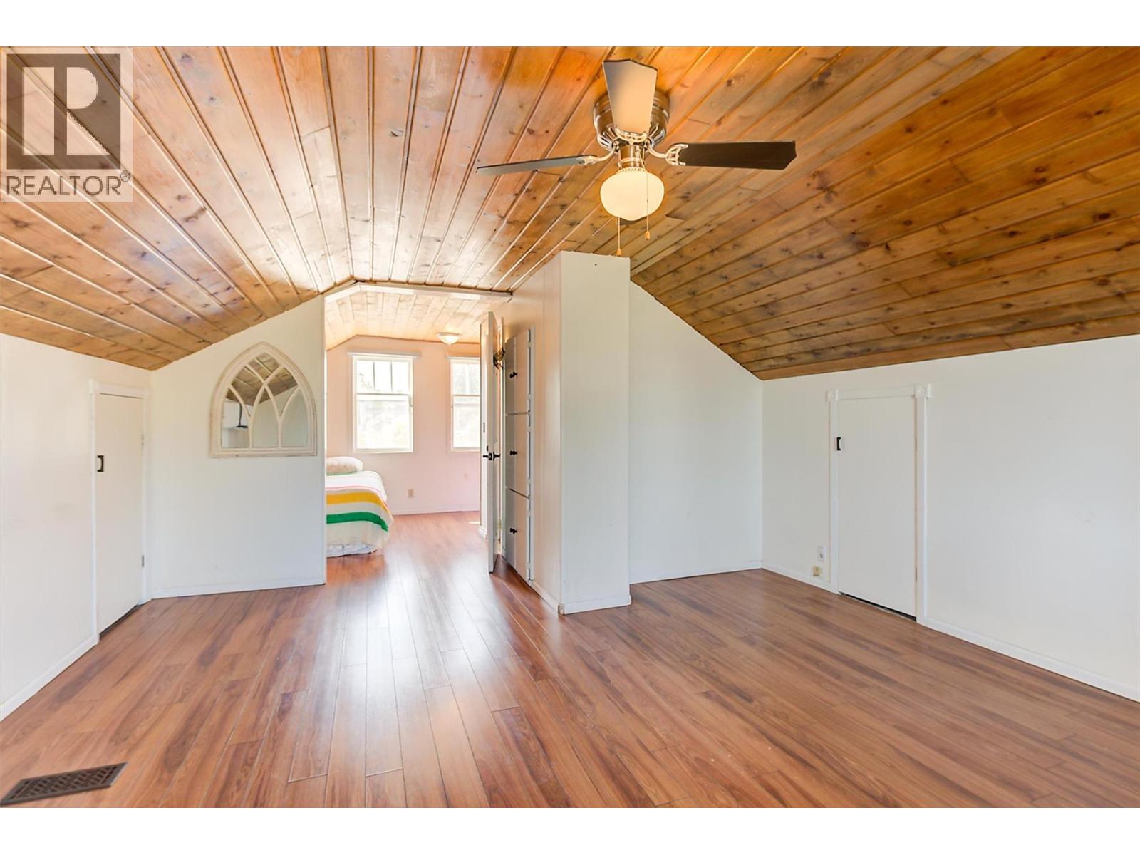 1060 Tataryn Road Property Photo 25