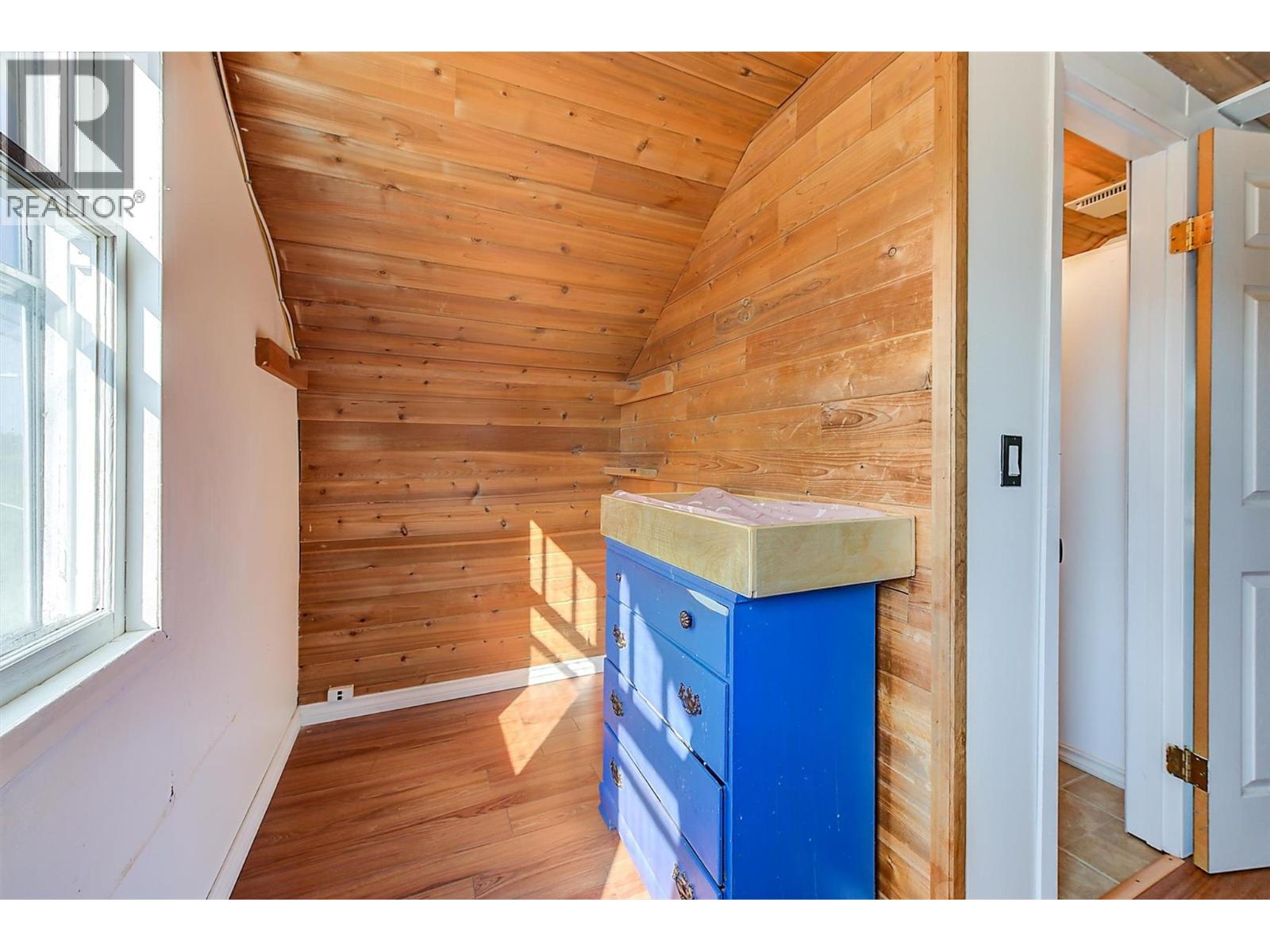 1060 Tataryn Road Property Photo 27