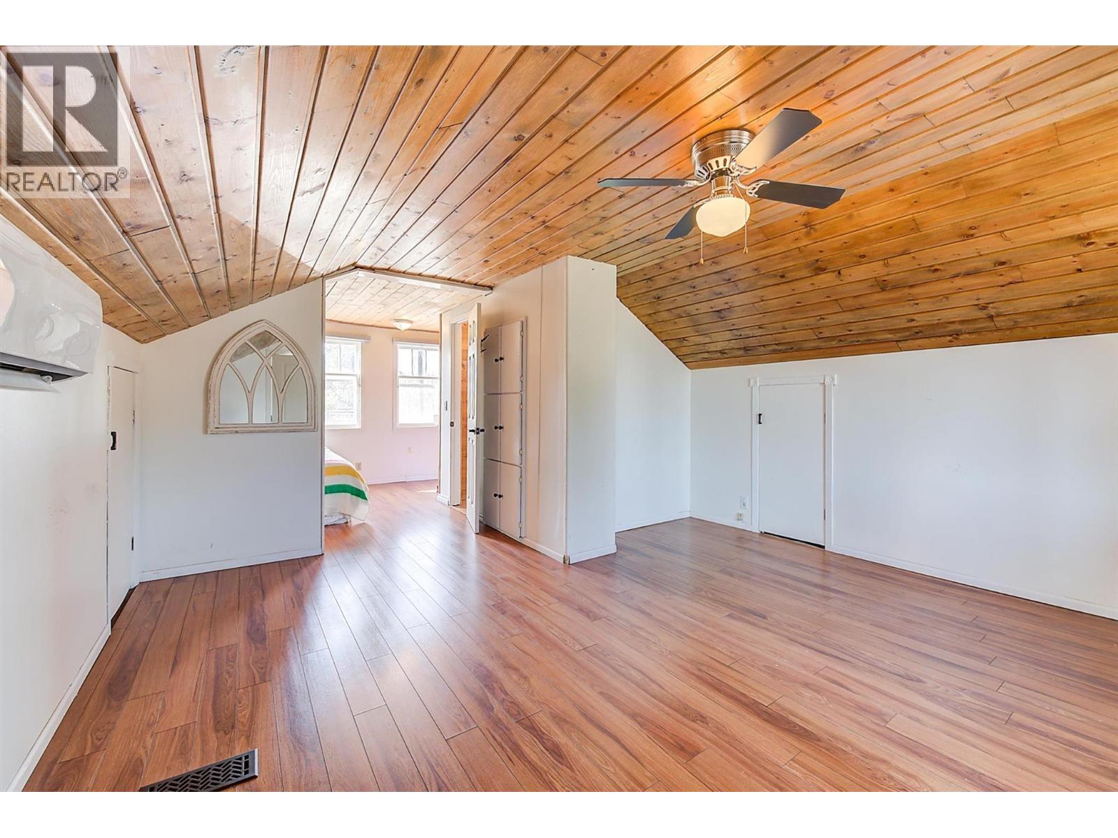1060 Tataryn Road Property Photo 30