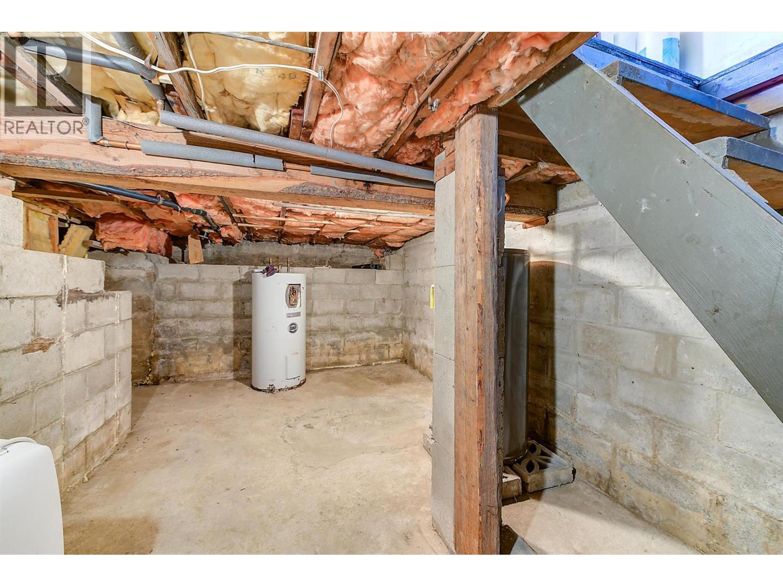 1060 Tataryn Road Property Photo 32