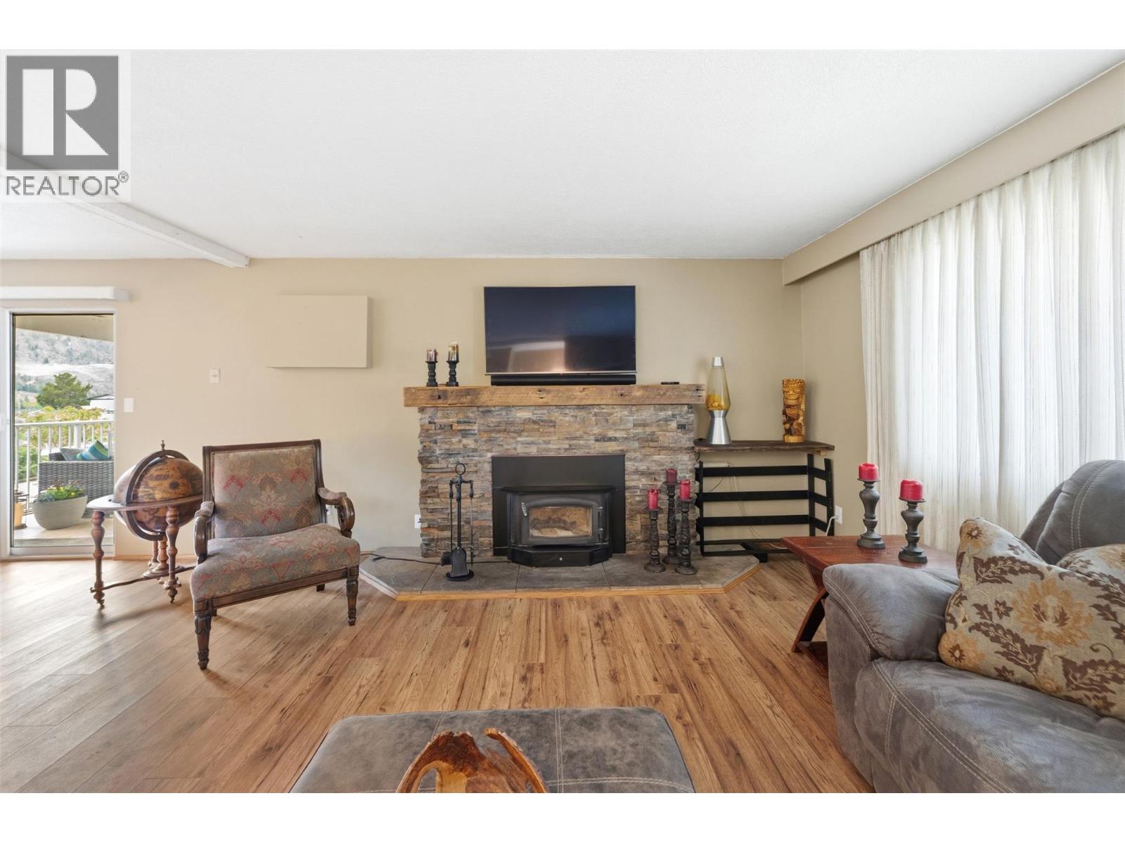 617 3rd Avenue Property Photo 4