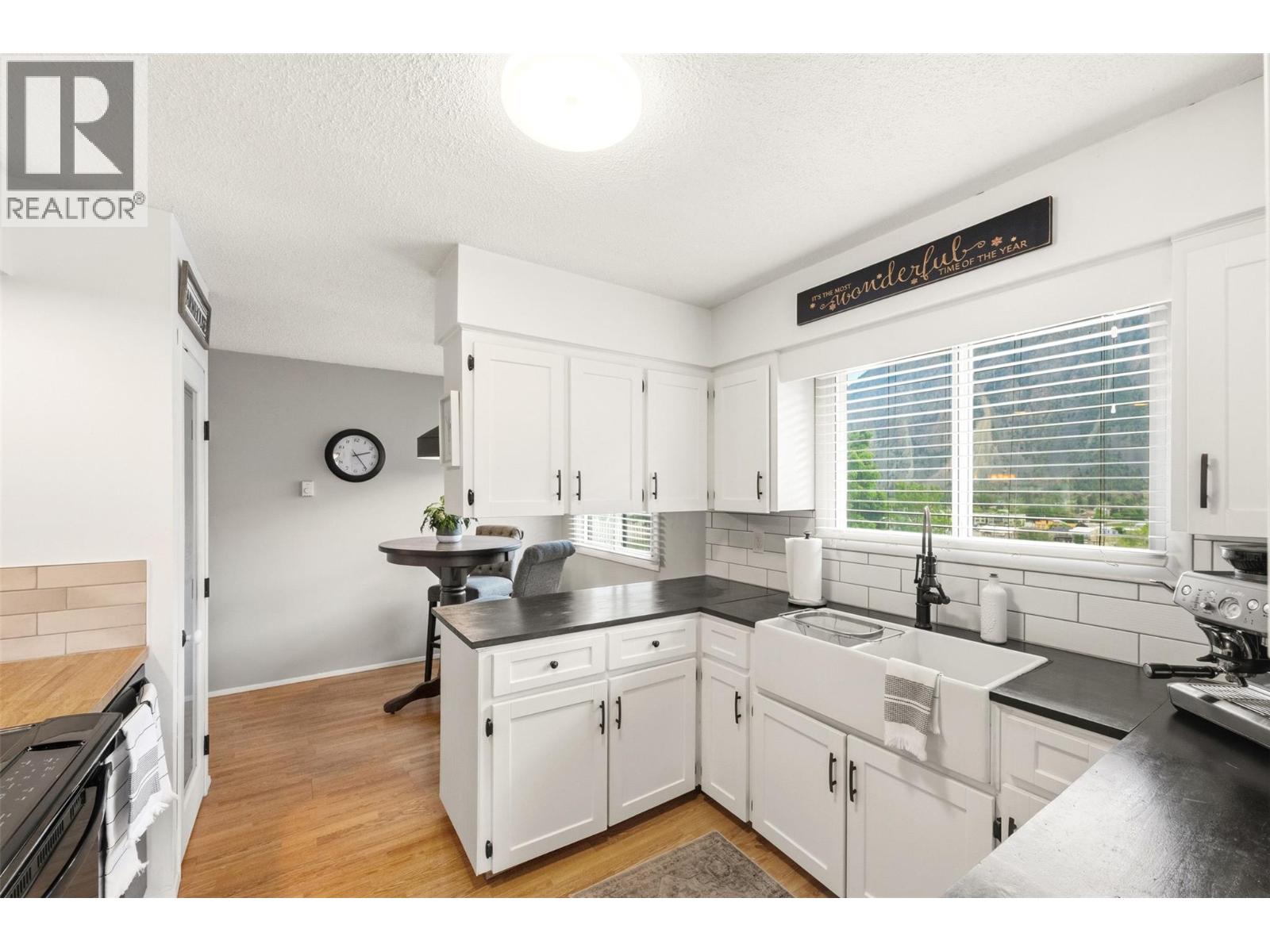 617 3rd Avenue Property Photo 12