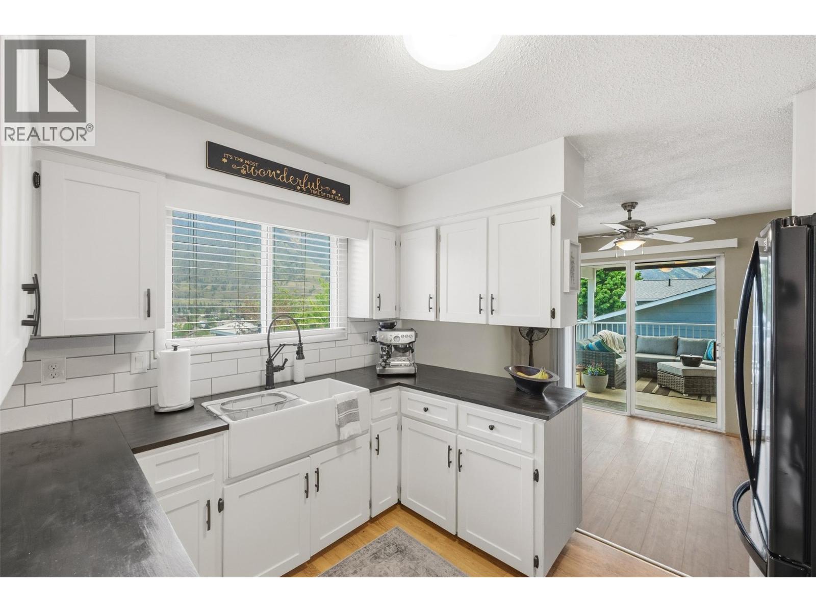 617 3rd Avenue Property Photo 16