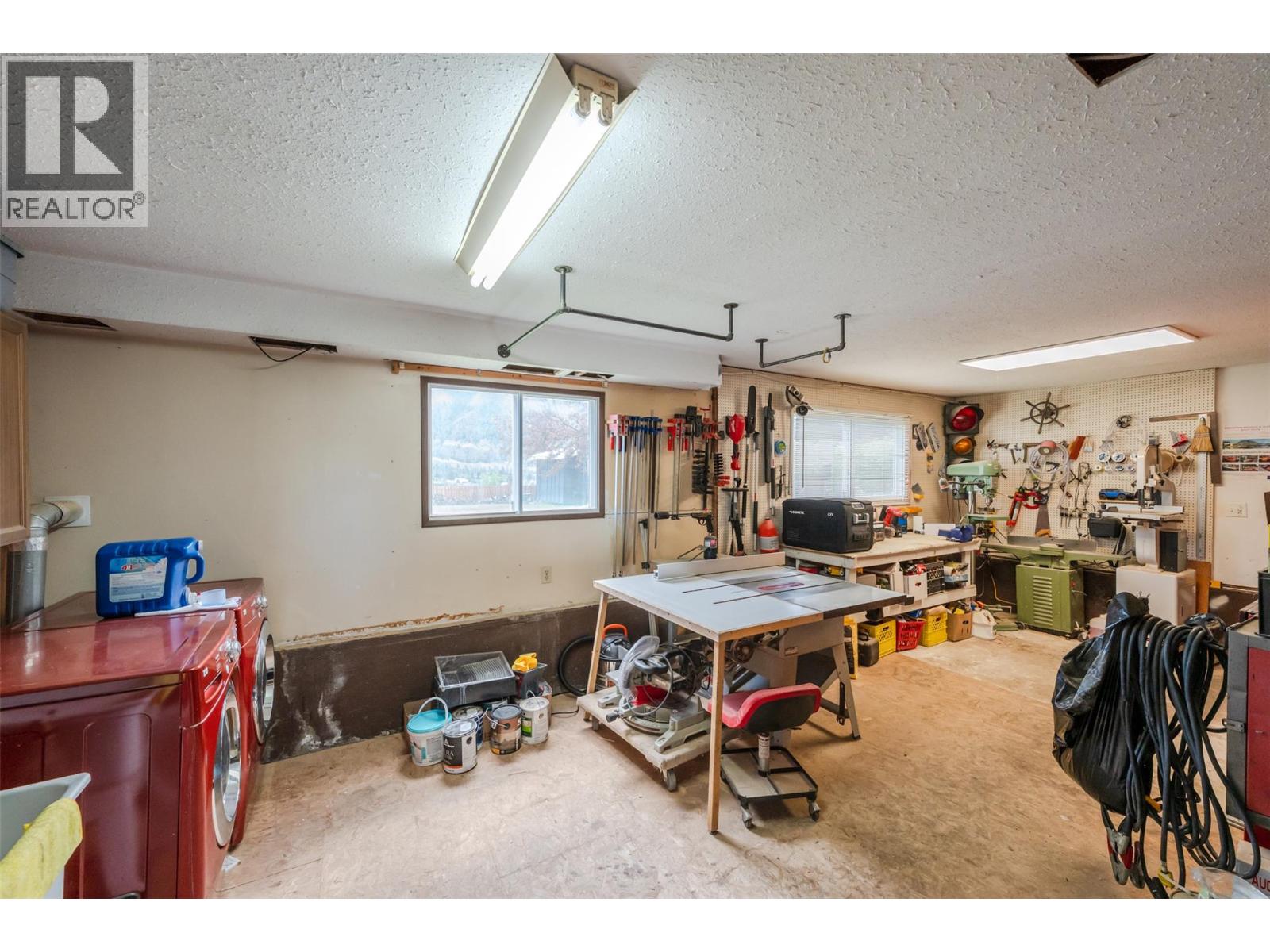 617 3rd Avenue Property Photo 57