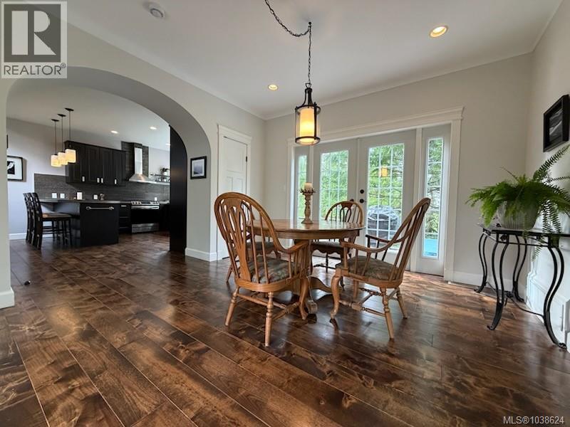 1571 Meadowood Way Property Photo 8