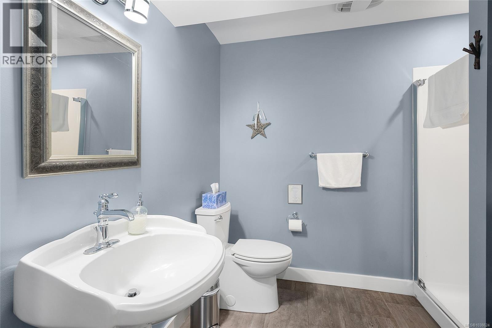 1571 Meadowood Way Property Photo 28