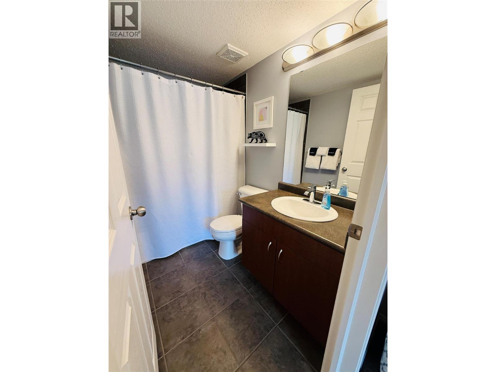 205 Third Avenue Unit# 3302 Property Photo 21
