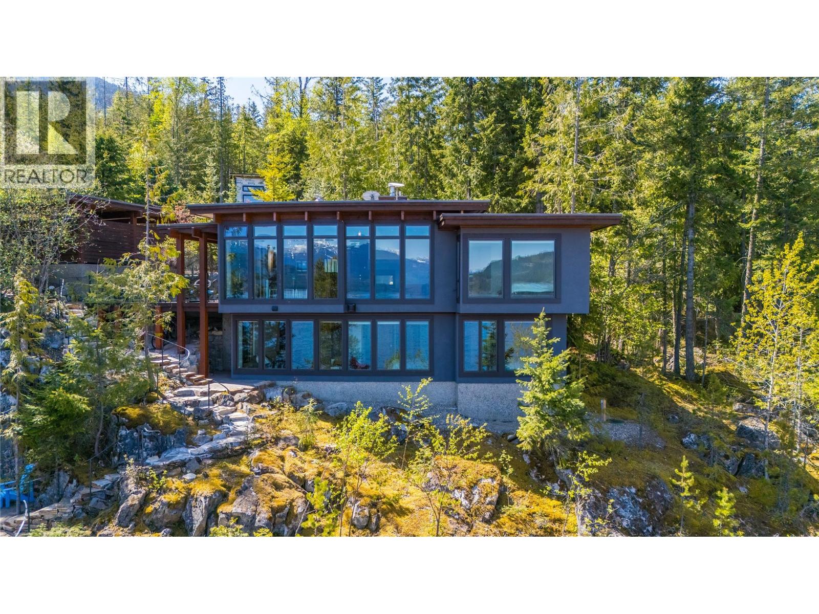 285 Kootenay Lake Road Property Photo 2