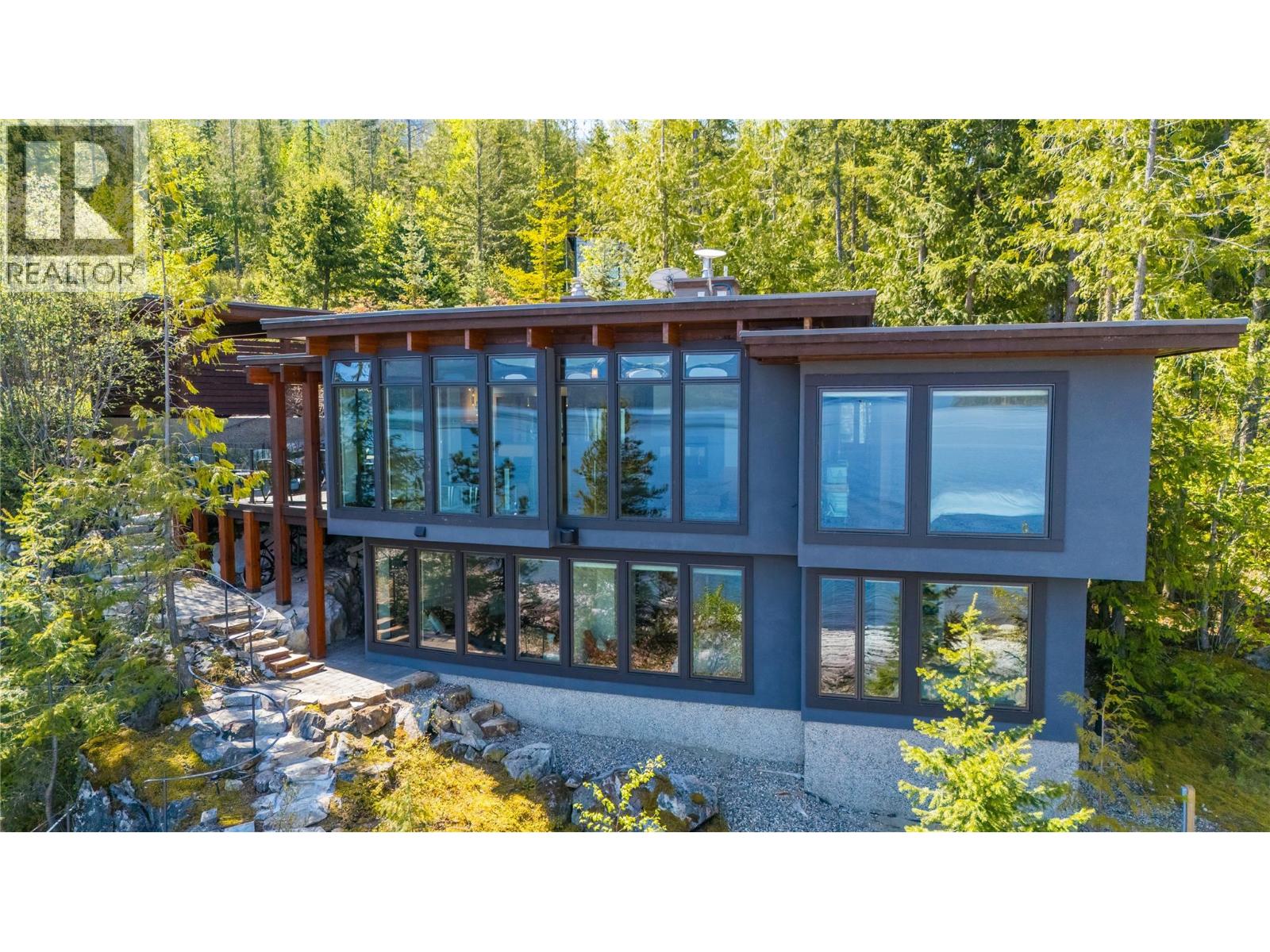 285 Kootenay Lake Road Property Photo 3
