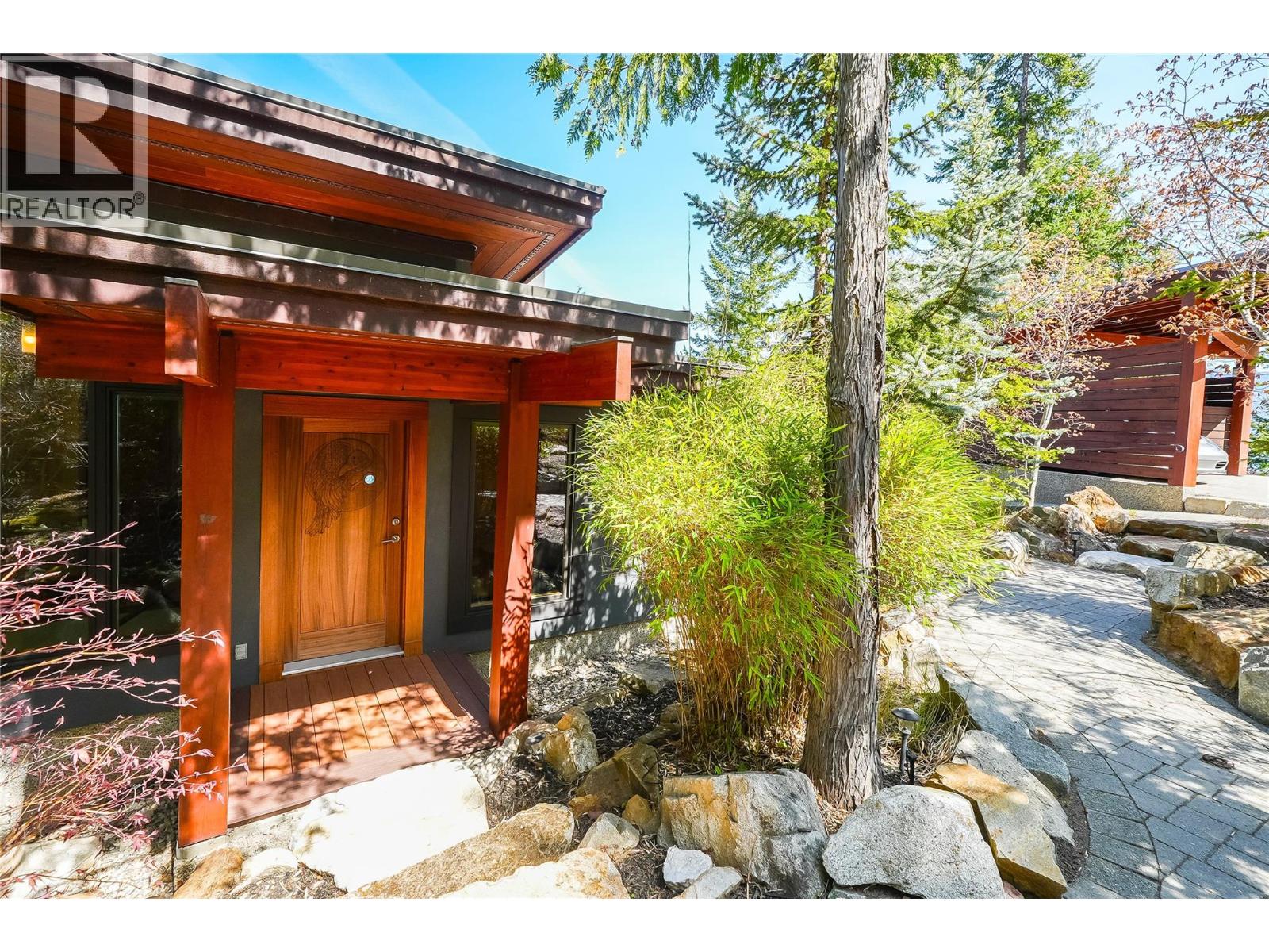 285 Kootenay Lake Road Property Photo 10