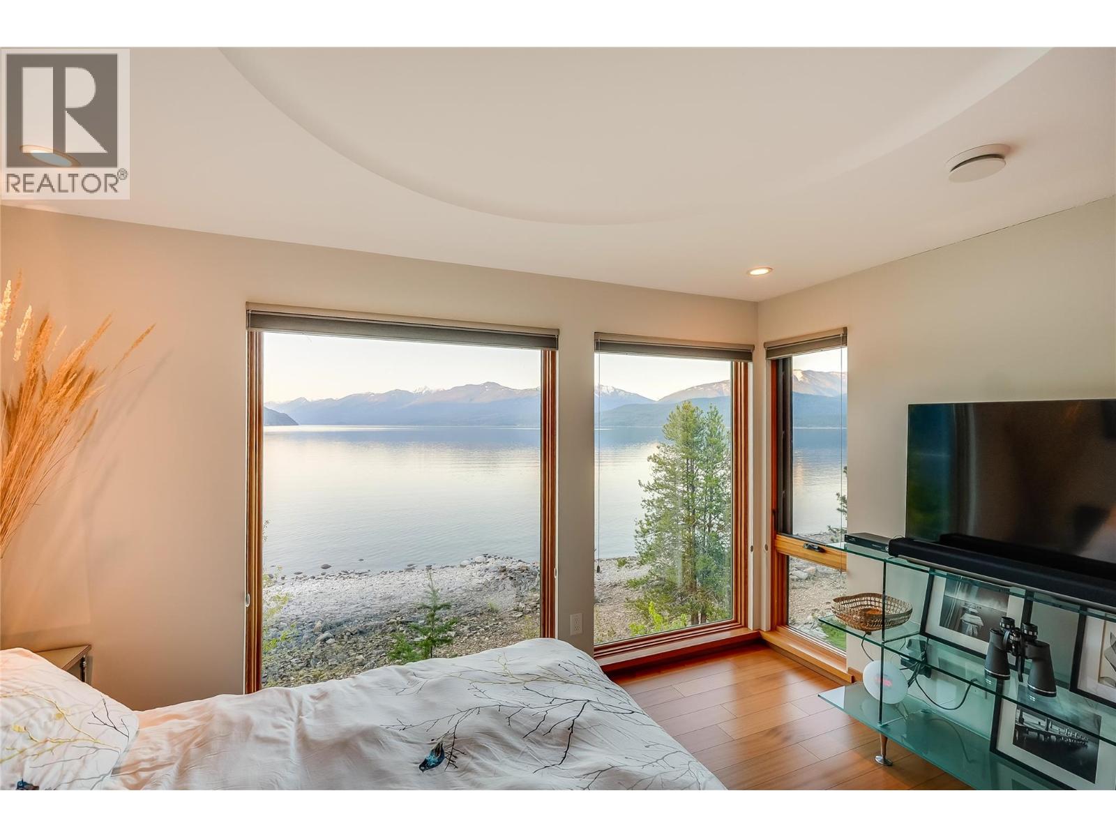 285 Kootenay Lake Road Property Photo 36