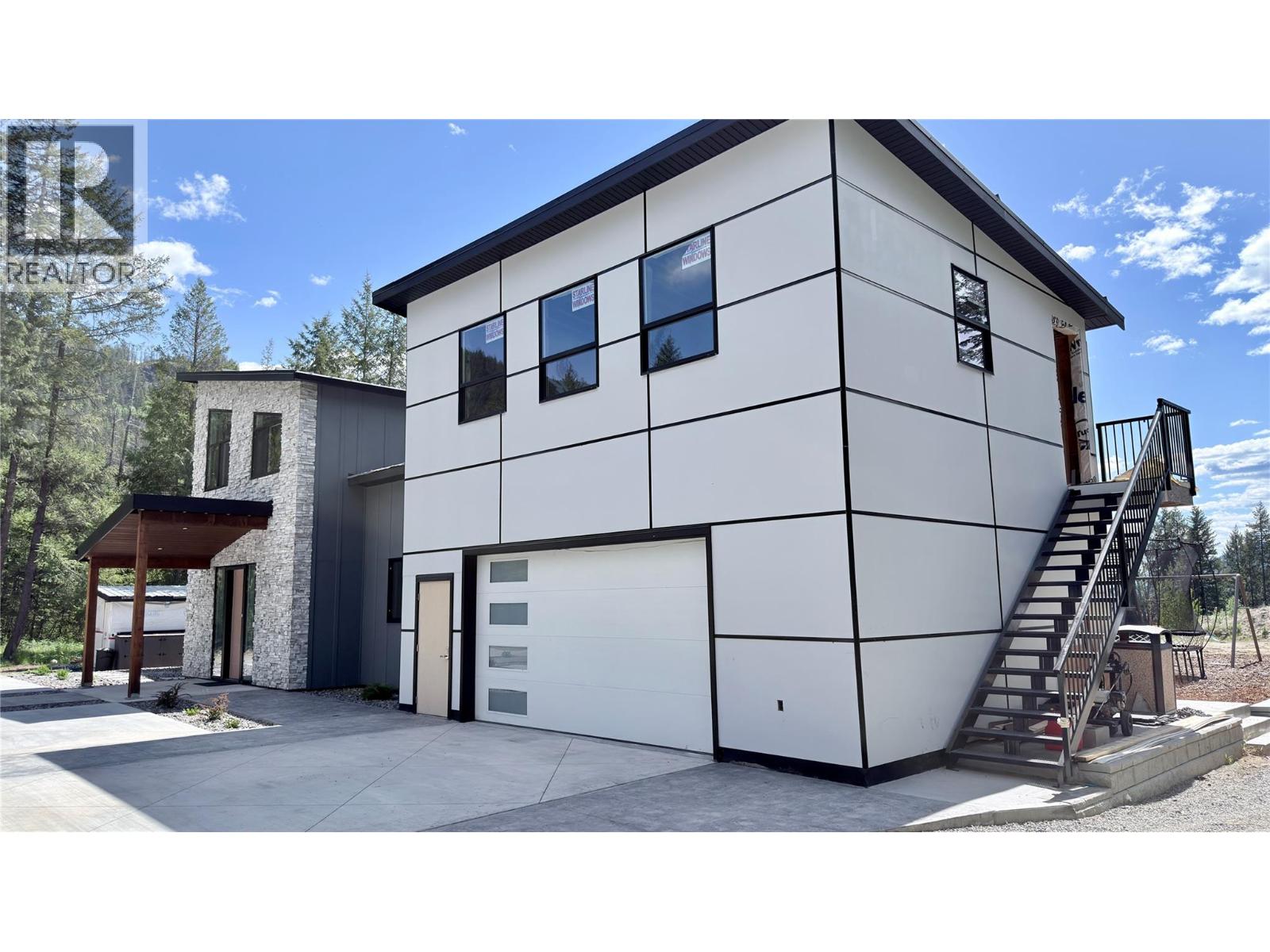 155 Caitlin Road Property Photo 3