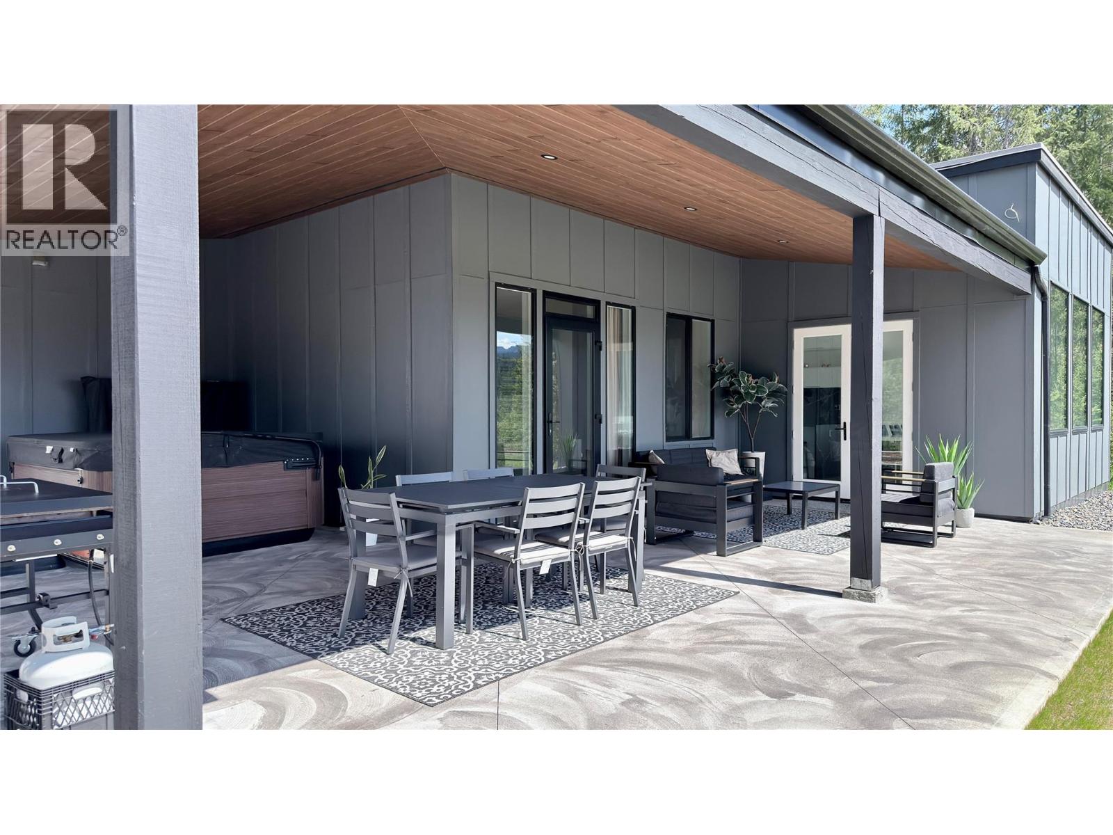 155 Caitlin Road Property Photo 7