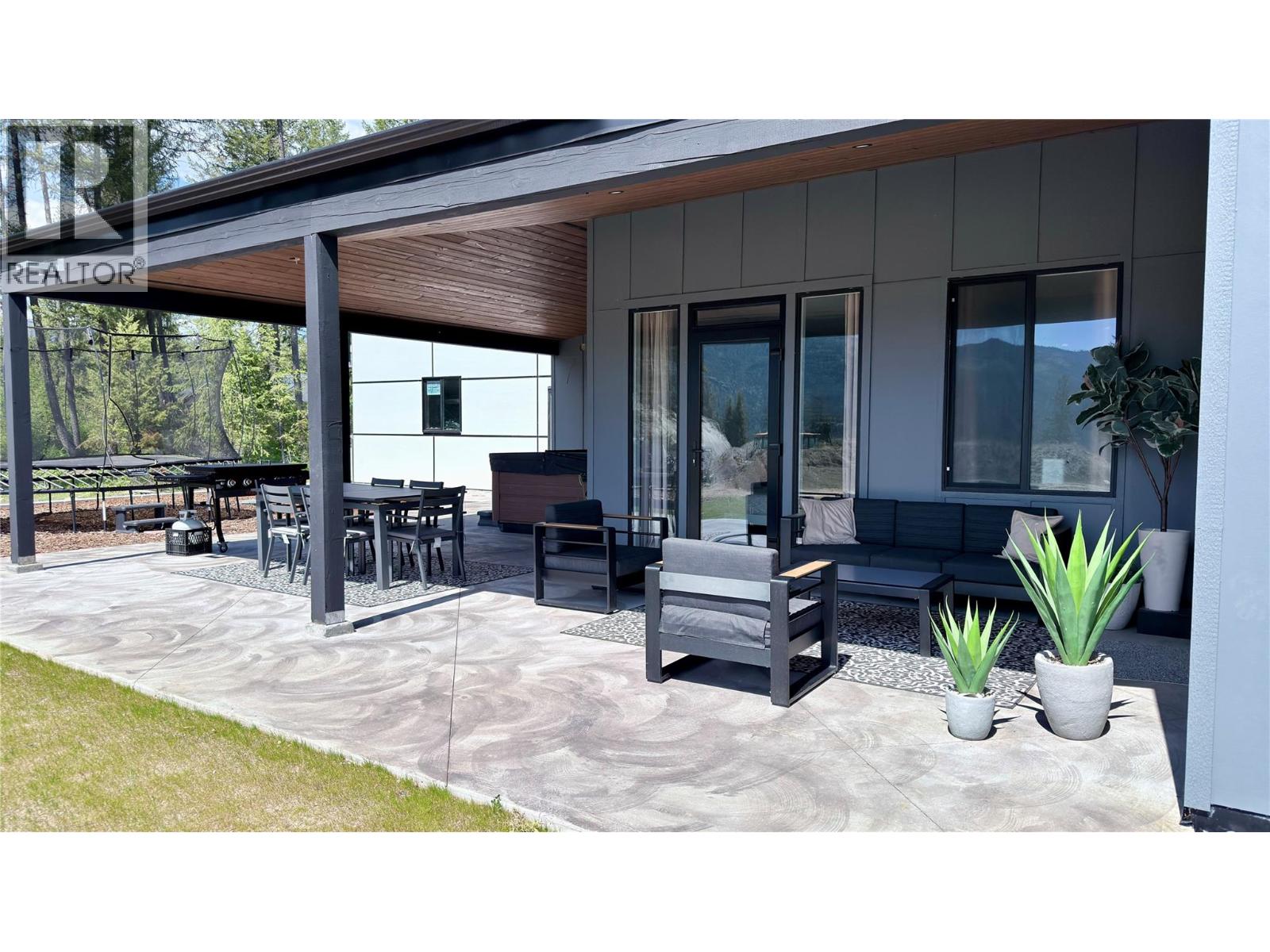 155 Caitlin Road Property Photo 8