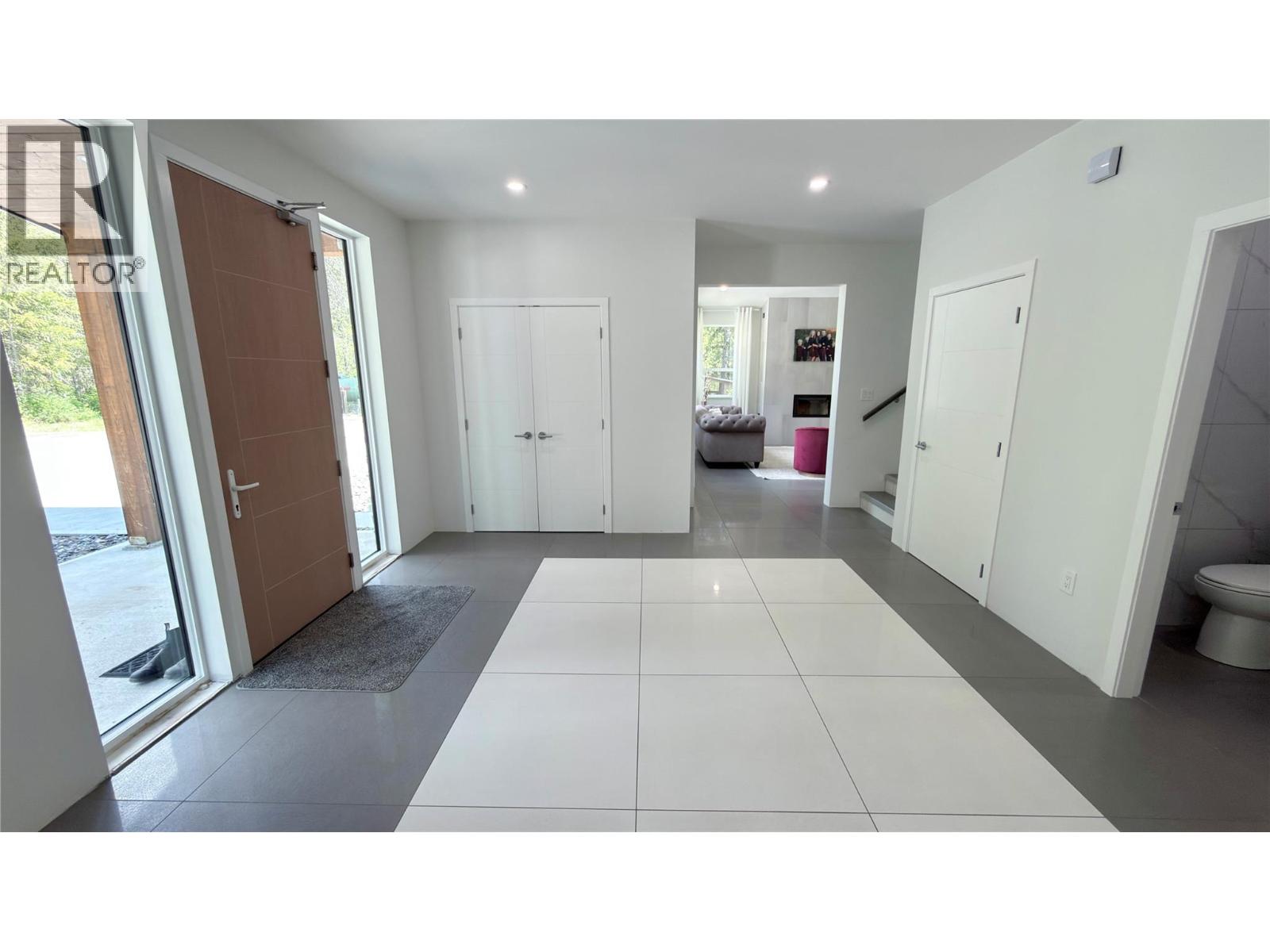 155 Caitlin Road Property Photo 11