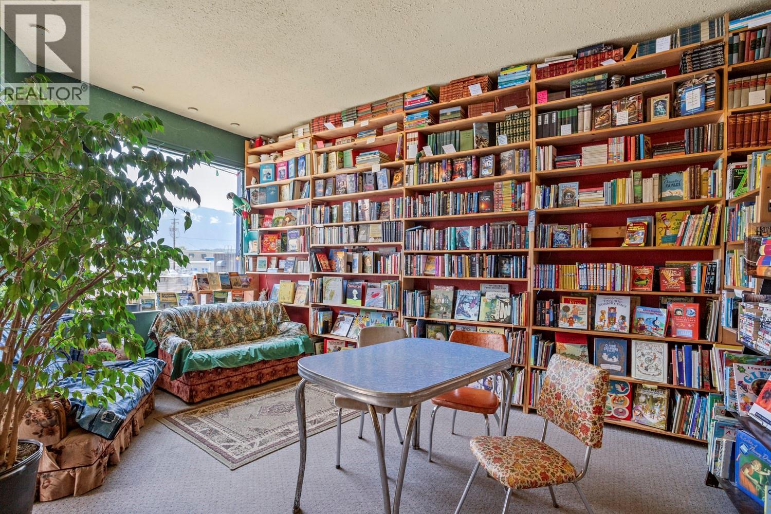 131 12th Avenue N Property Photo 7