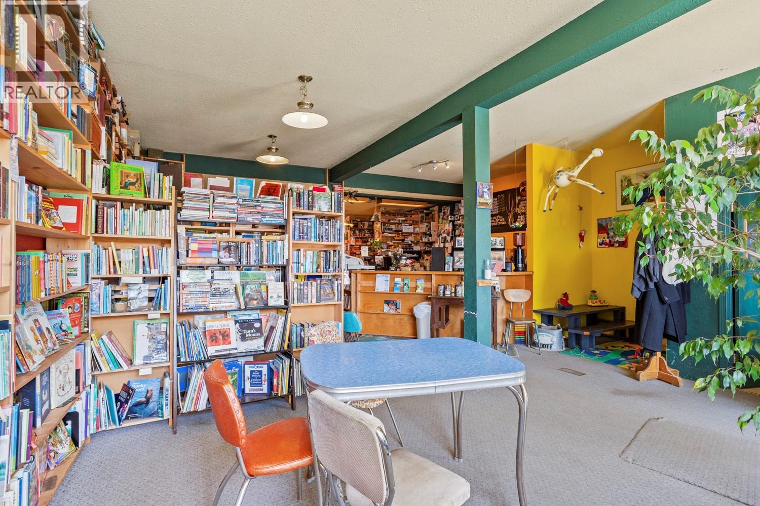 131 12th Avenue N Property Photo 10