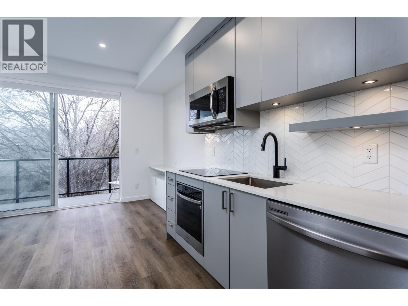 1274 Devonshire Avenue Unit# 307 Lot# 32 Property Photo 3